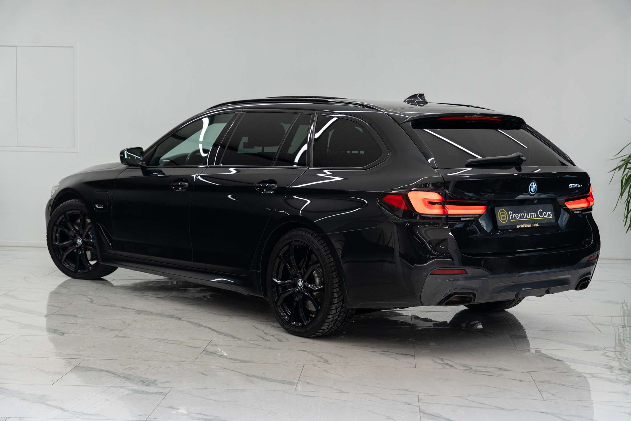 BMW 530 e touring M-pack! Full, Pano, ACC, Memory! Sfeer!