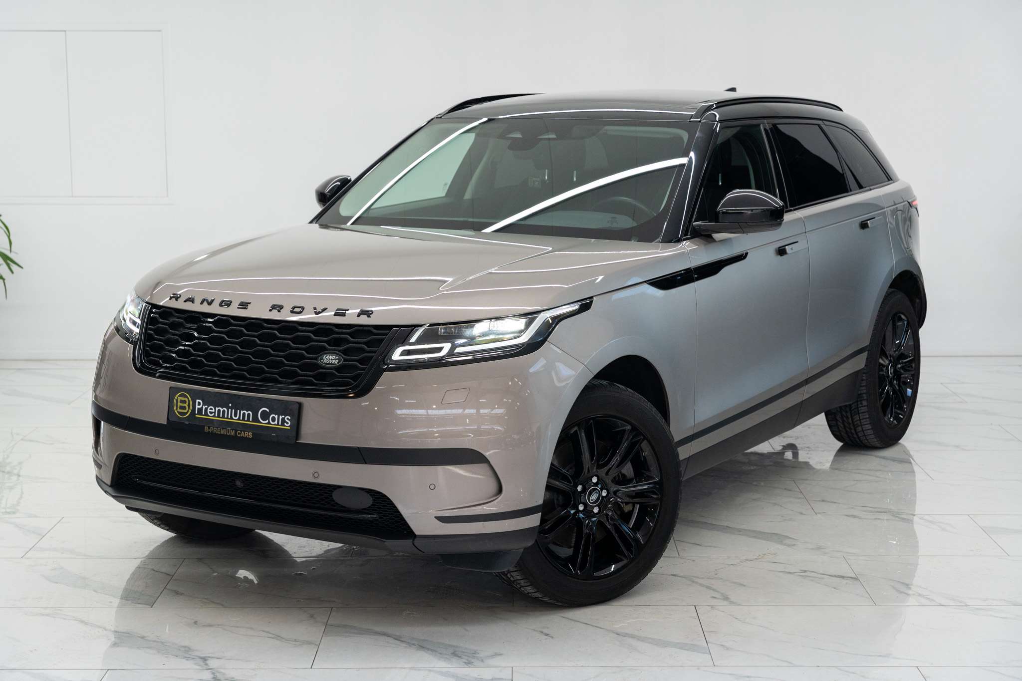 Land Rover Range Rover Velar S AWD P400e! Black pack! ACC! Pano! Memory! Full!