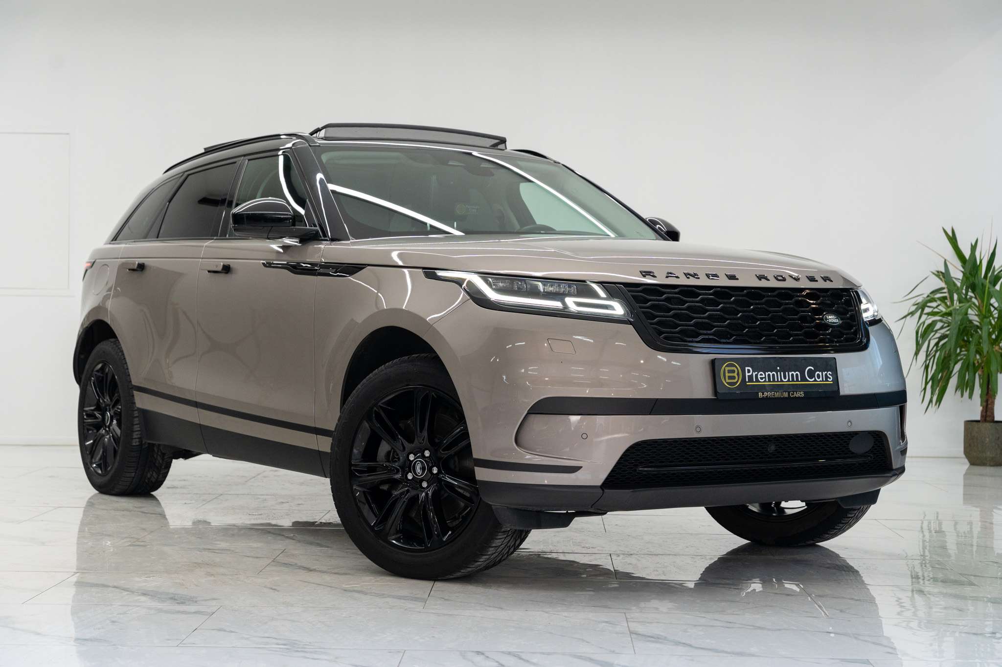 Land Rover Range Rover Velar S AWD P400e! Black pack! ACC! Pano! Memory! Full!