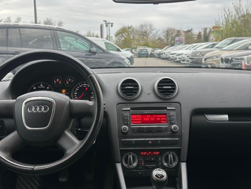 Audi A3 1.6 TDI 90 DPF Attraction thumbnail