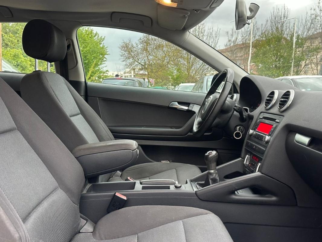 Audi A3 1.6 TDI 90 DPF Attraction thumbnail