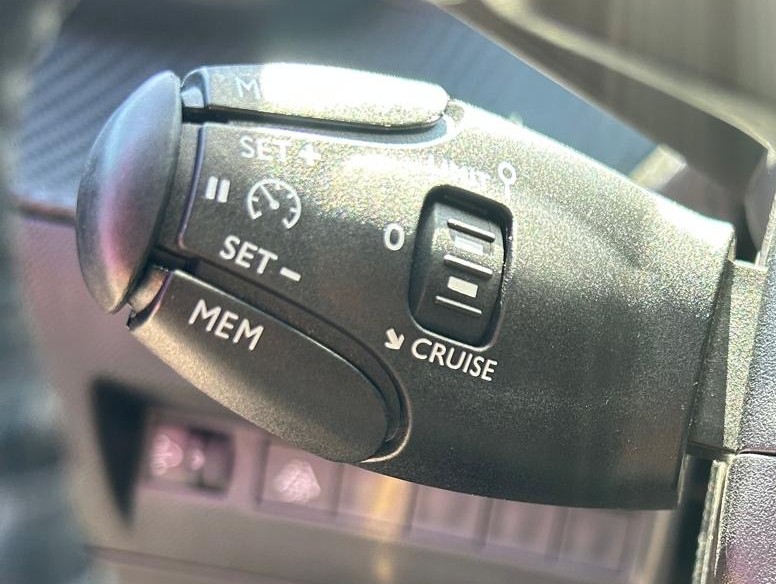 Peugeot 208 BUSINESS PureTech 100 S&S BVM6 Active thumbnail