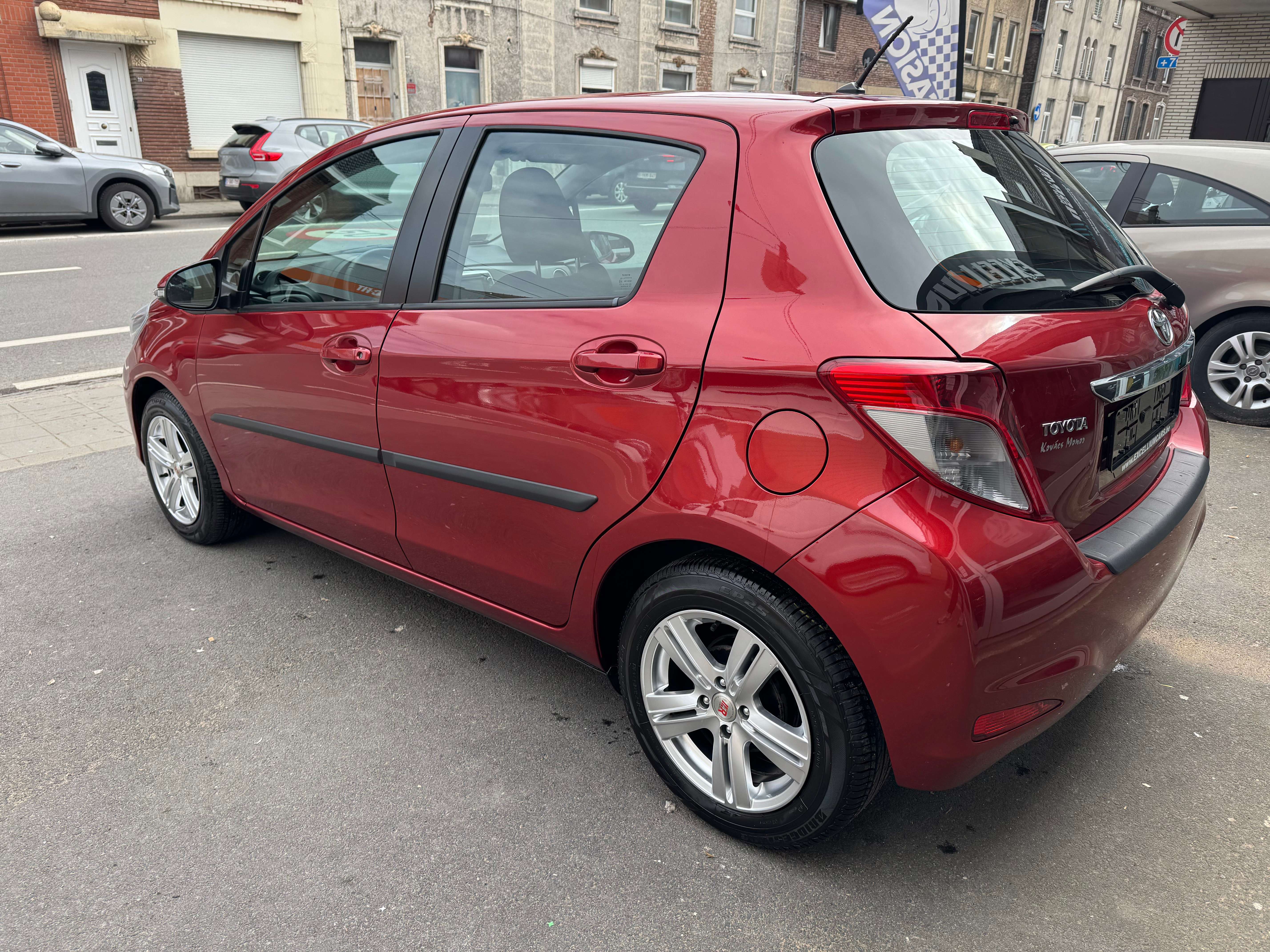 Toyota Yaris 1.33i VVT-i Dynamic Airco Jante Camera Tres Prope thumbnail