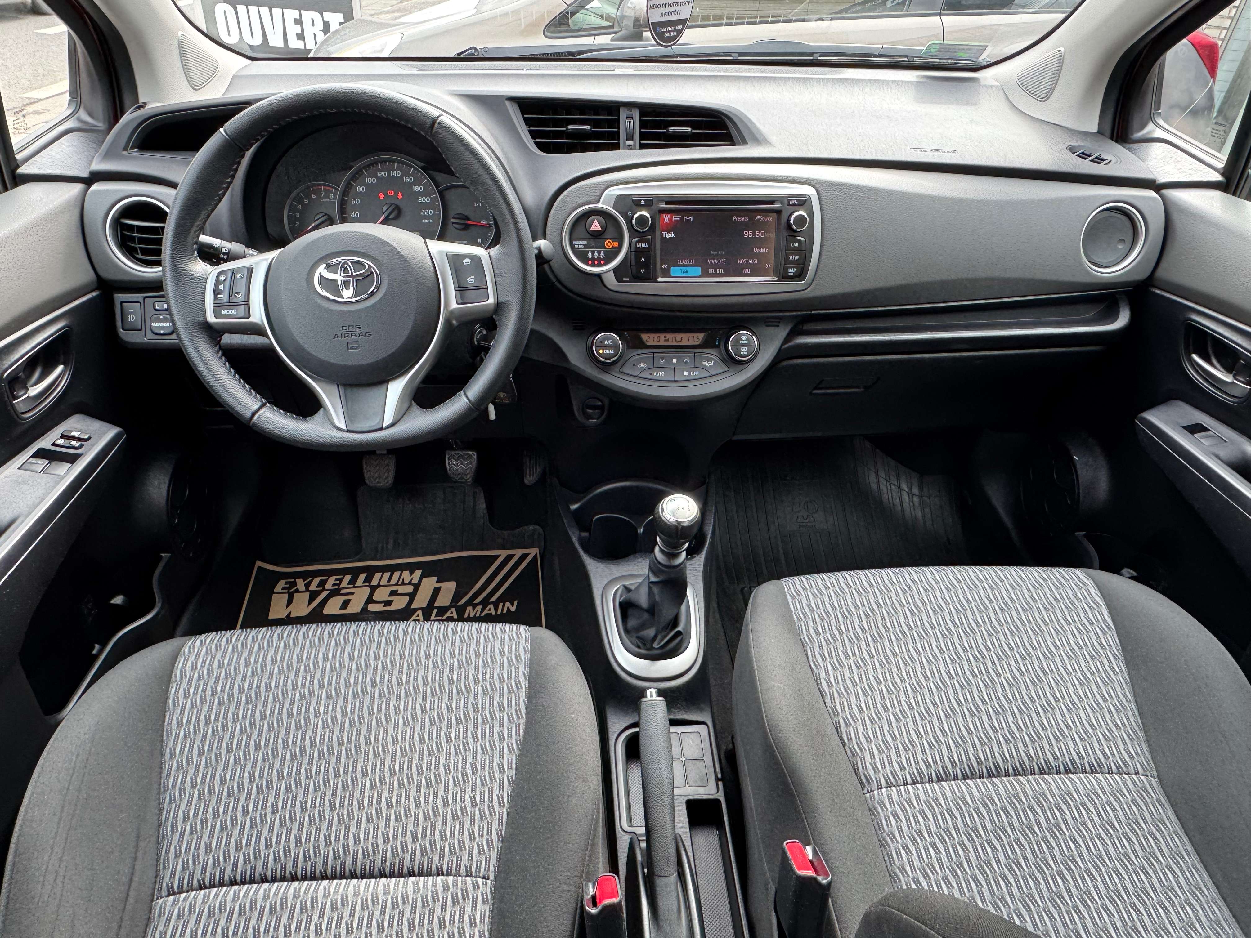 Toyota Yaris 1.33i VVT-i Dynamic Airco Jante Camera Tres Prope thumbnail