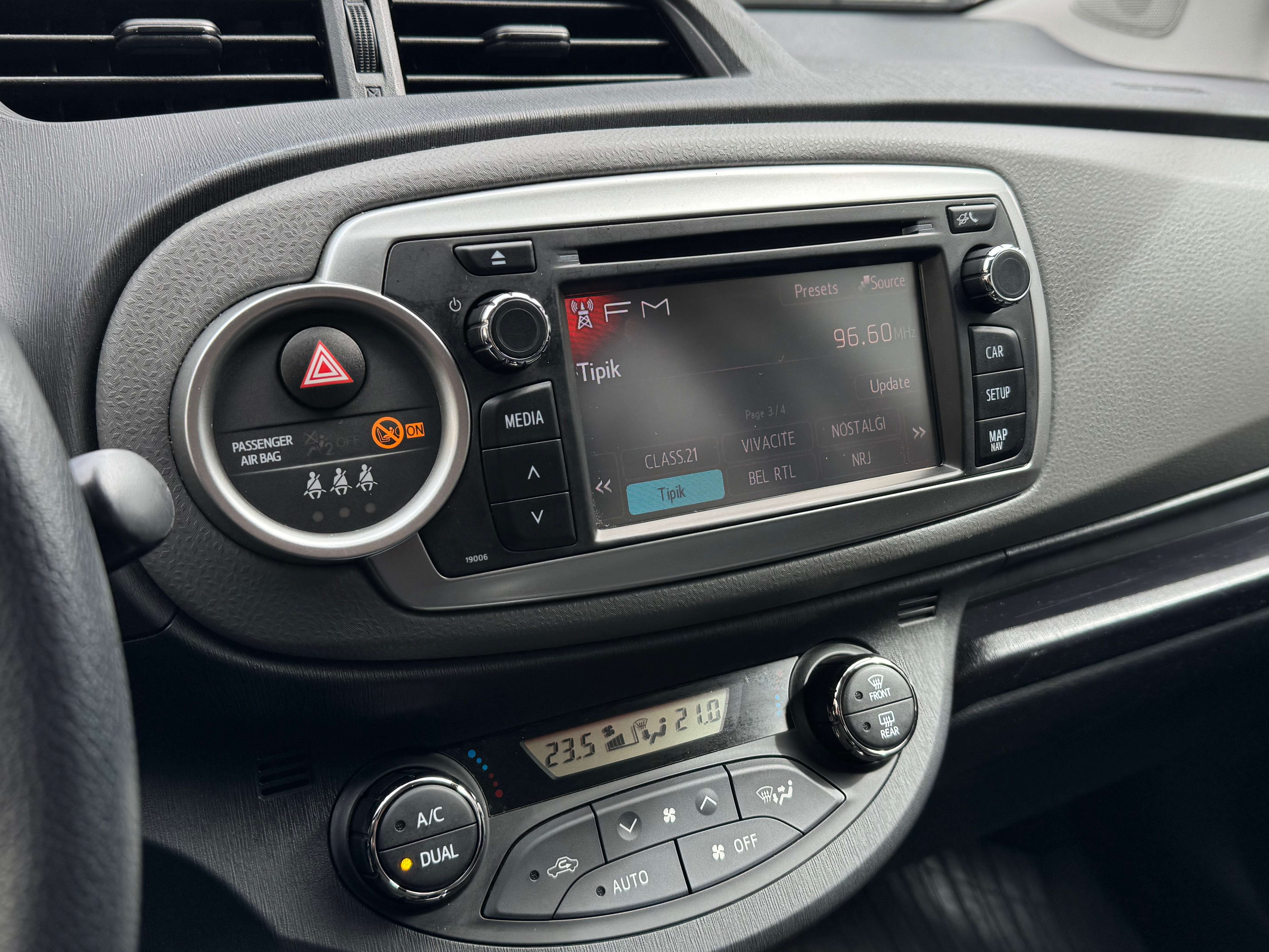 Toyota Yaris 1.33i VVT-i Dynamic Airco Jante Camera Tres Prope thumbnail