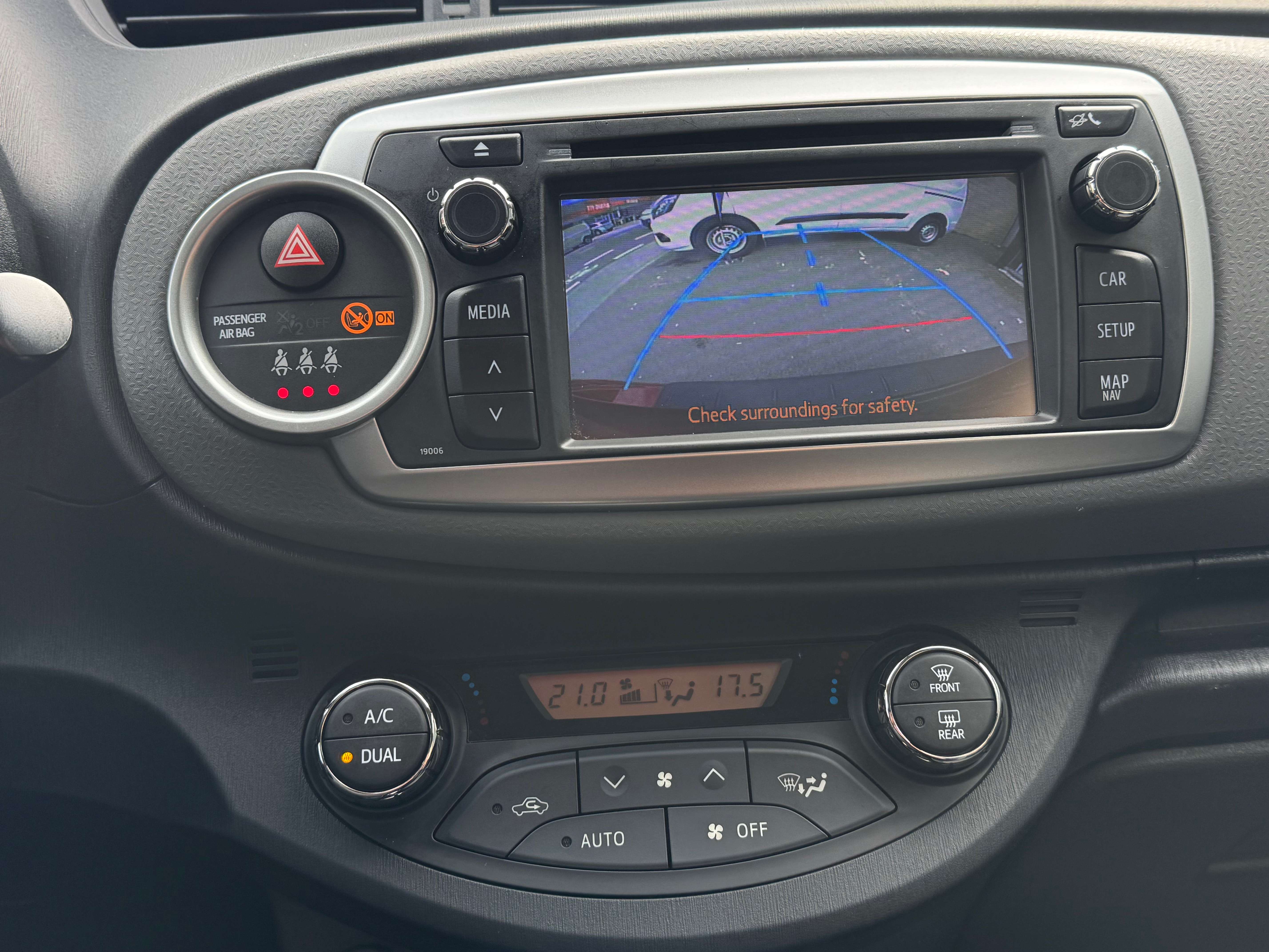 Toyota Yaris 1.33i VVT-i Dynamic Airco Jante Camera Tres Prope thumbnail