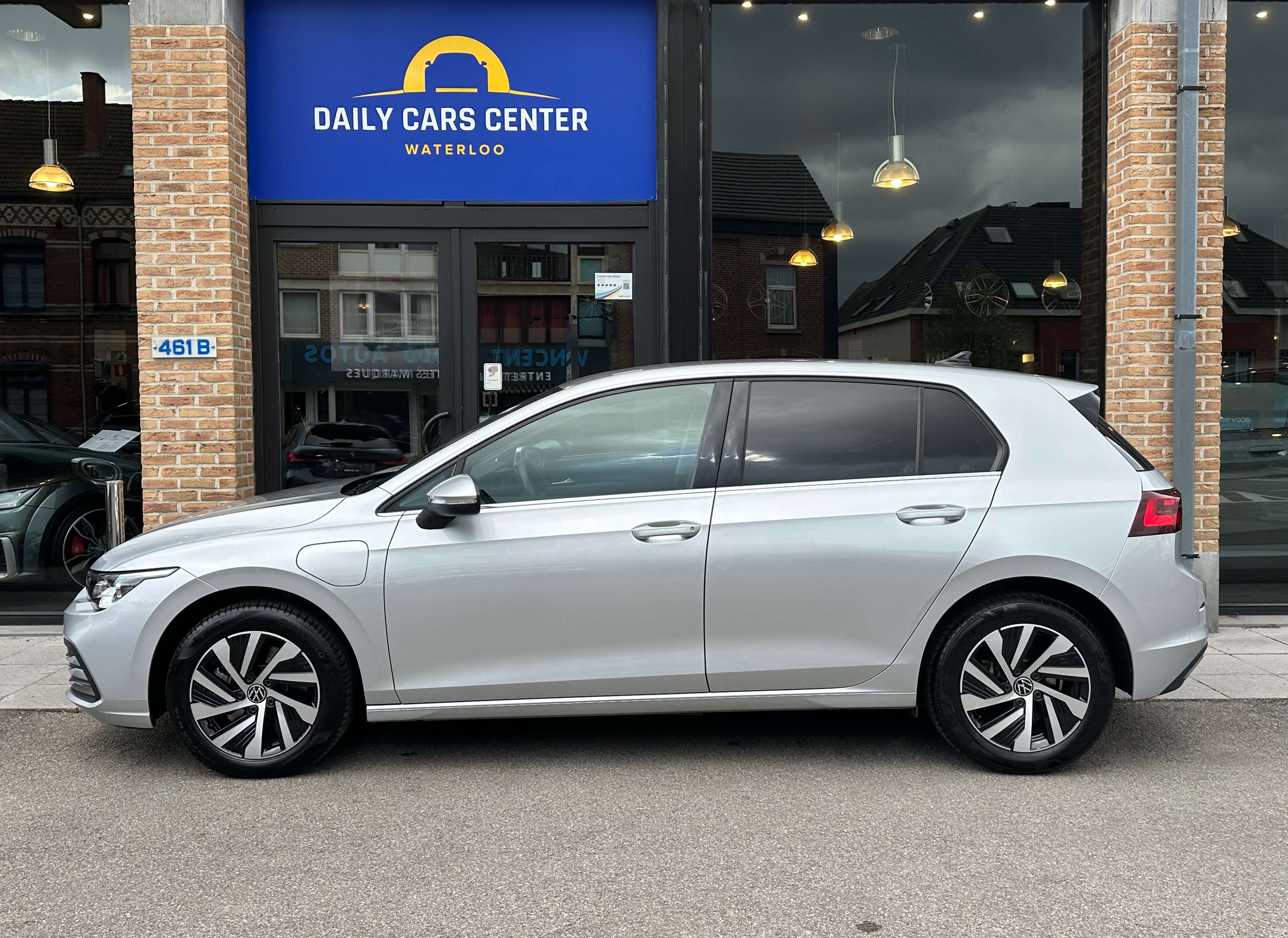 Volkswagen Golf 1.4 eHybrid Plug-IN I STYLE I Matrix Led I Alcantara I Cam I ACC thumbnail