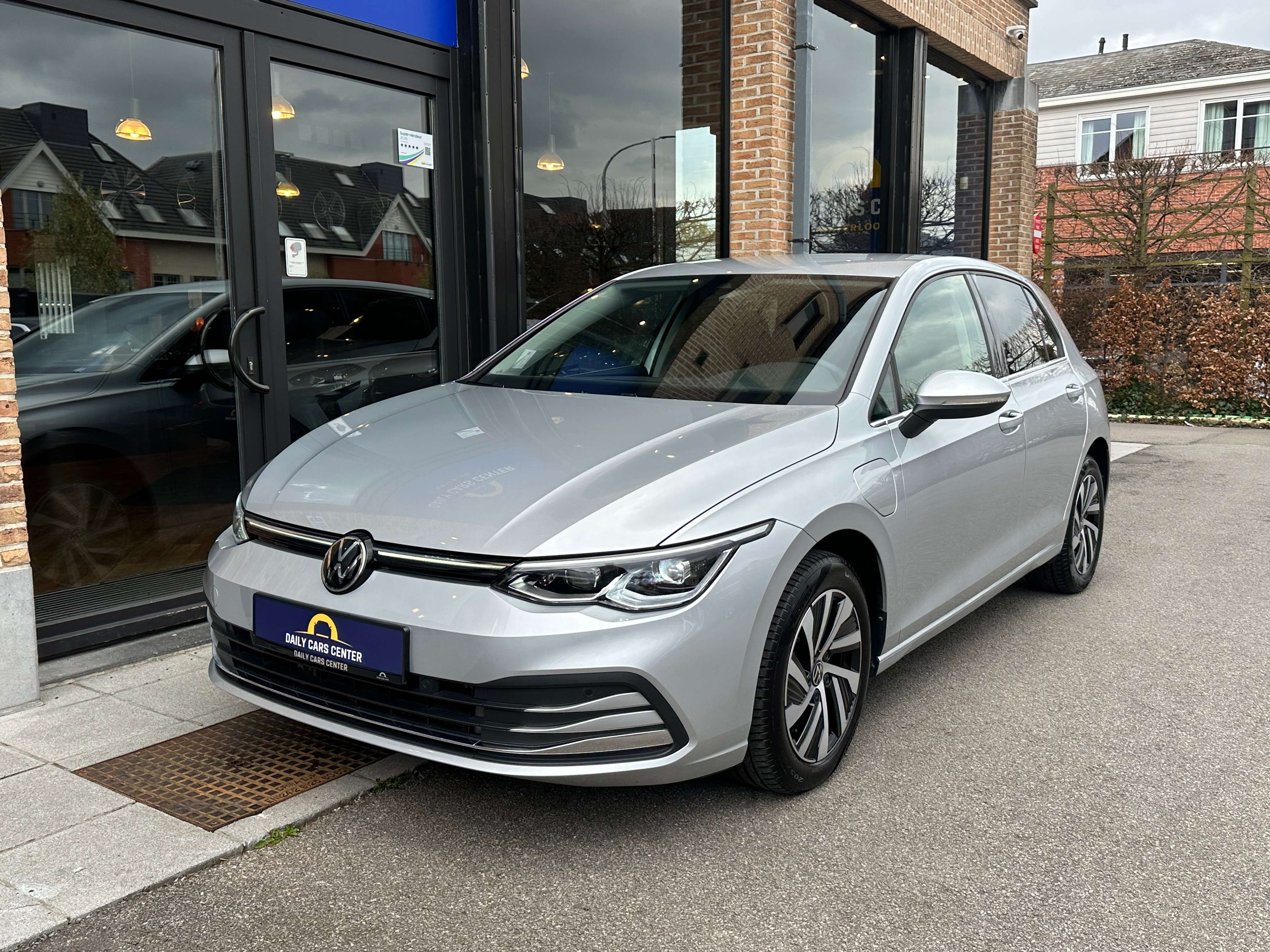 Volkswagen Golf 1.4 eHybrid Plug-IN I STYLE I Matrix Led I Alcantara I Cam I ACC thumbnail