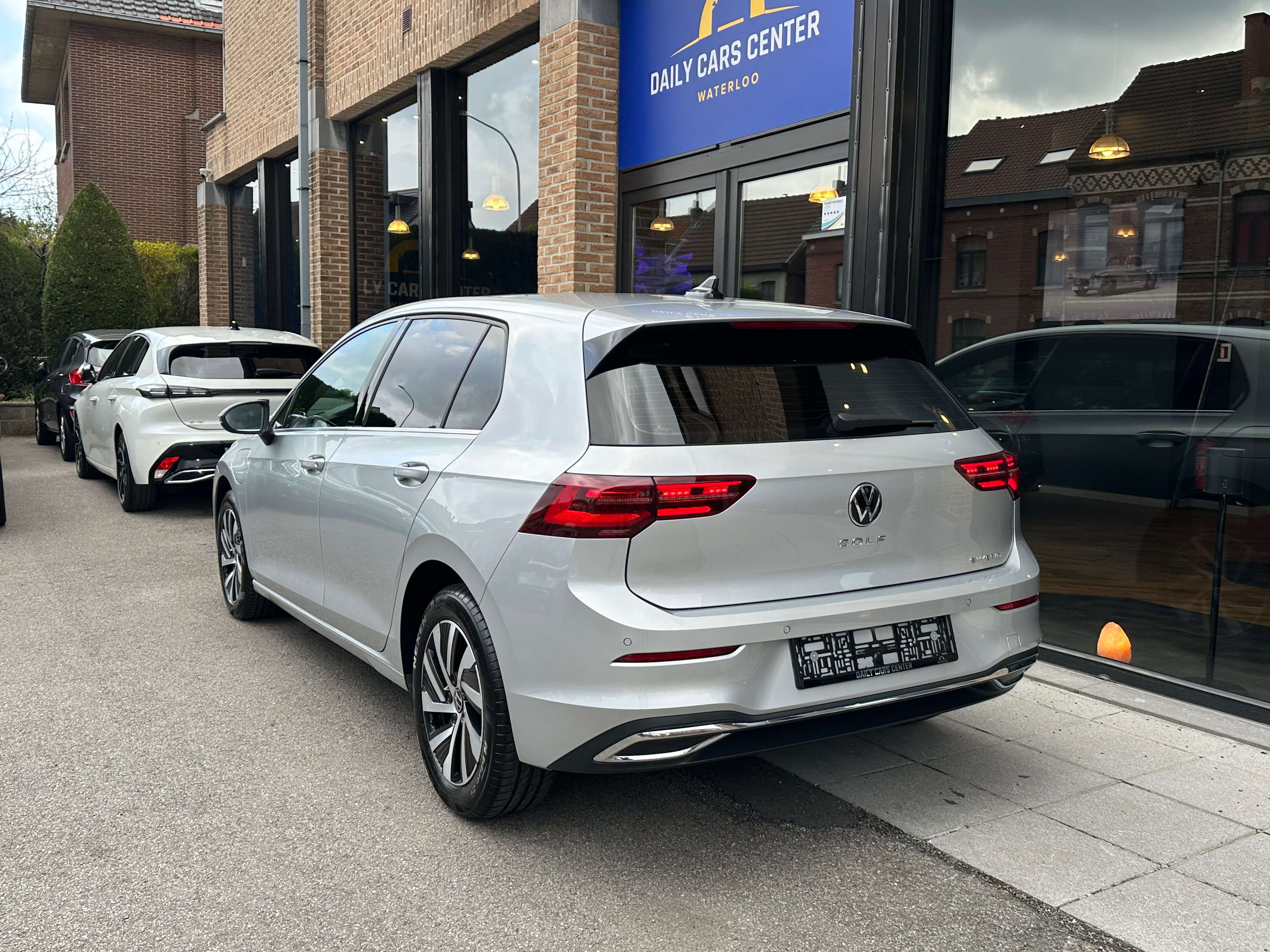Volkswagen Golf 1.4 eHybrid Plug-IN I STYLE I Matrix Led I Alcantara I Cam I ACC thumbnail