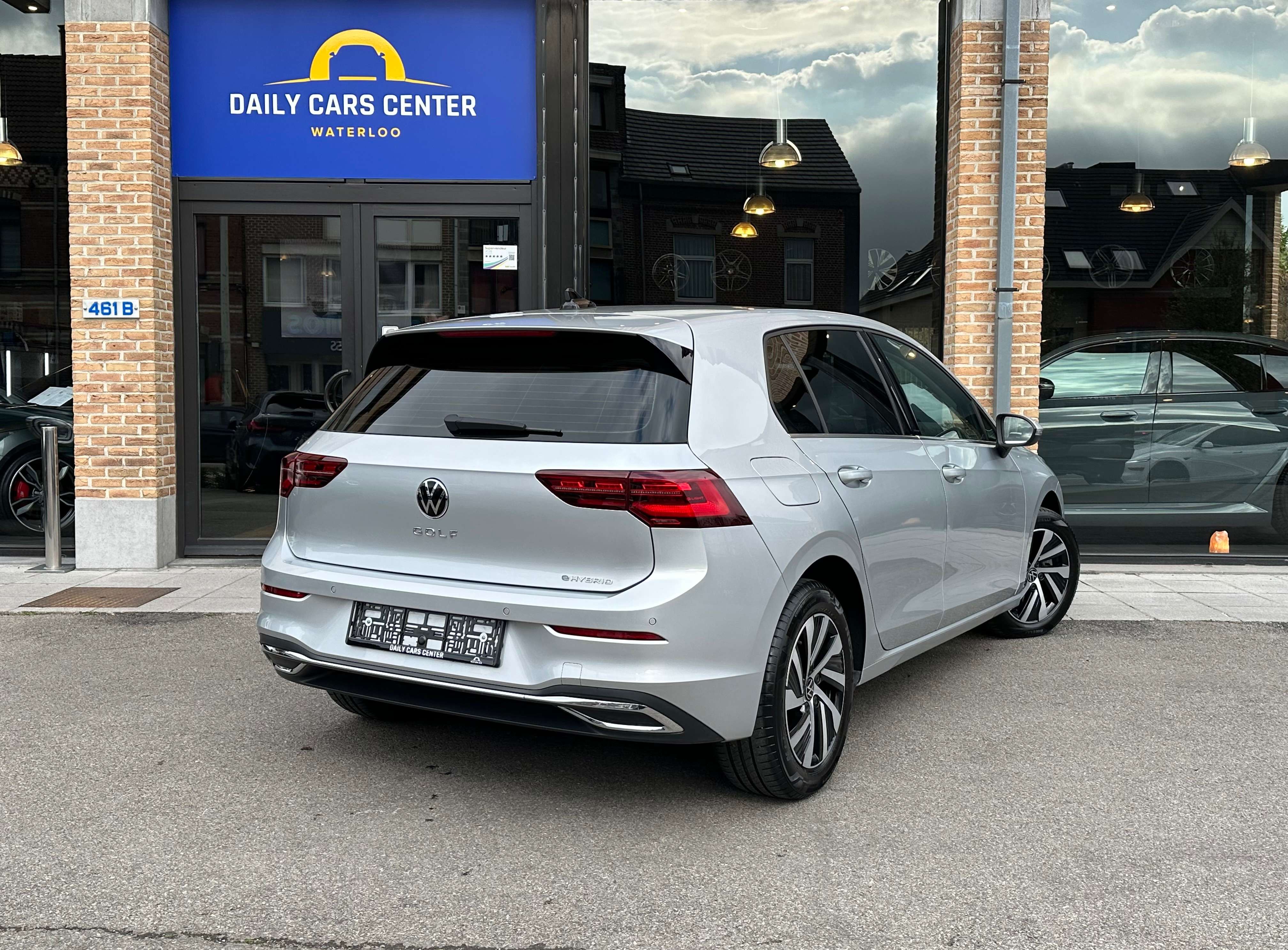 Volkswagen Golf 1.4 eHybrid Plug-IN I STYLE I Matrix Led I Alcantara I Cam I ACC thumbnail