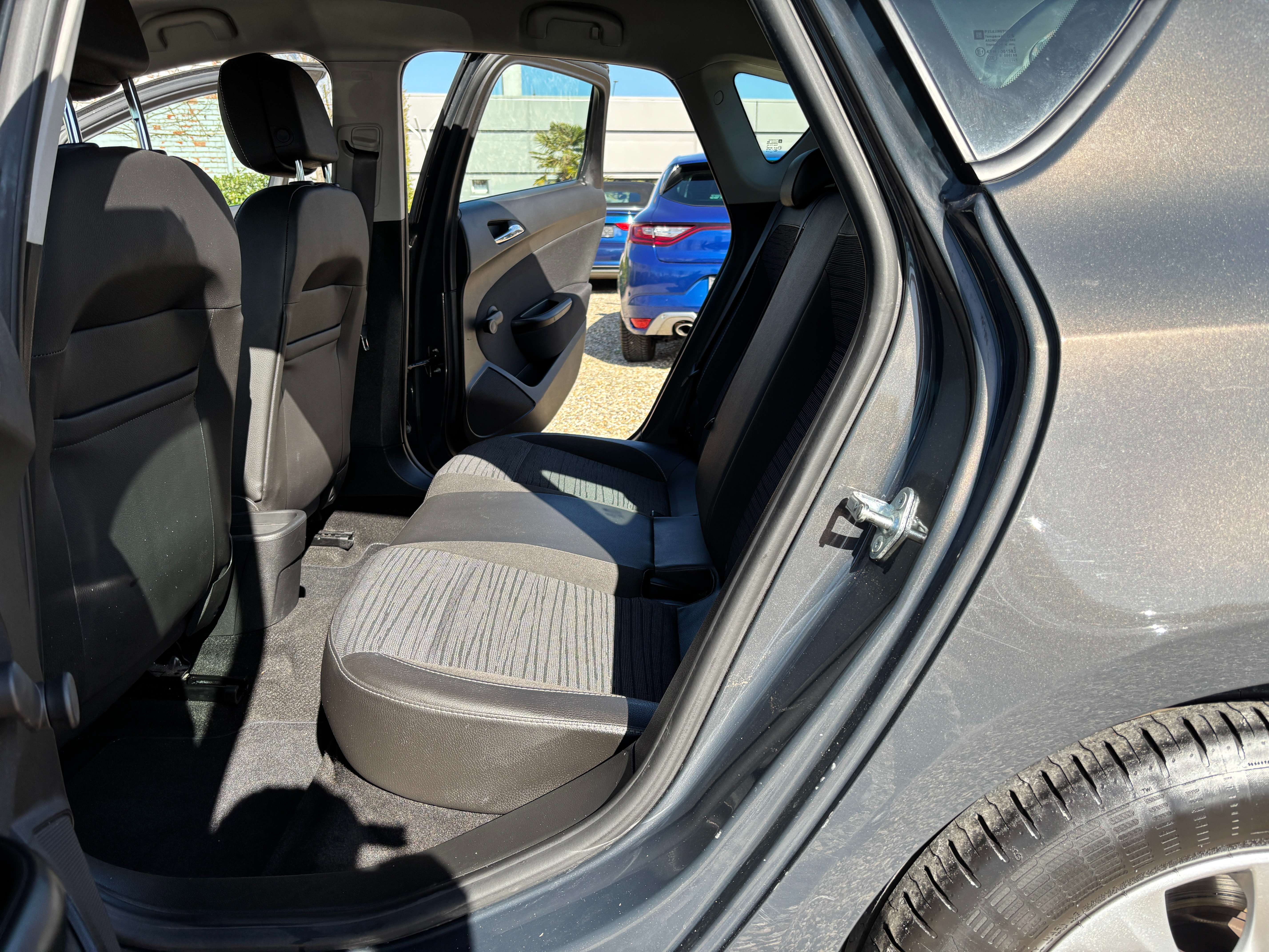 Opel Astra 1.6 CDTi *CAPTEUR AR*CRUISE CONTROL*1ER PROPRIO*GARANTIE* thumbnail