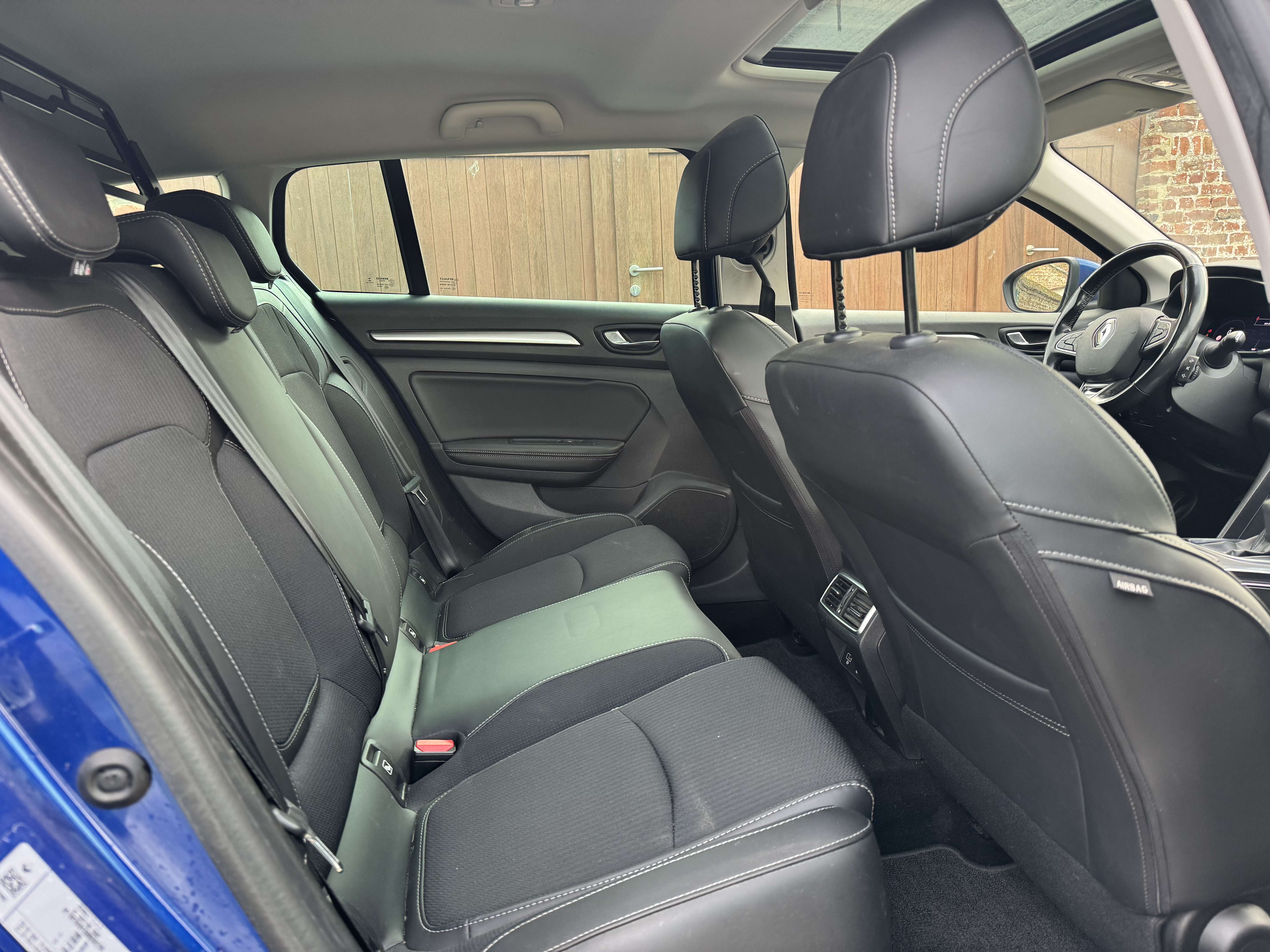 Renault Megane SW 1.33 TCe EDC *PANO*HUD*CAM*  (EU6D) thumbnail