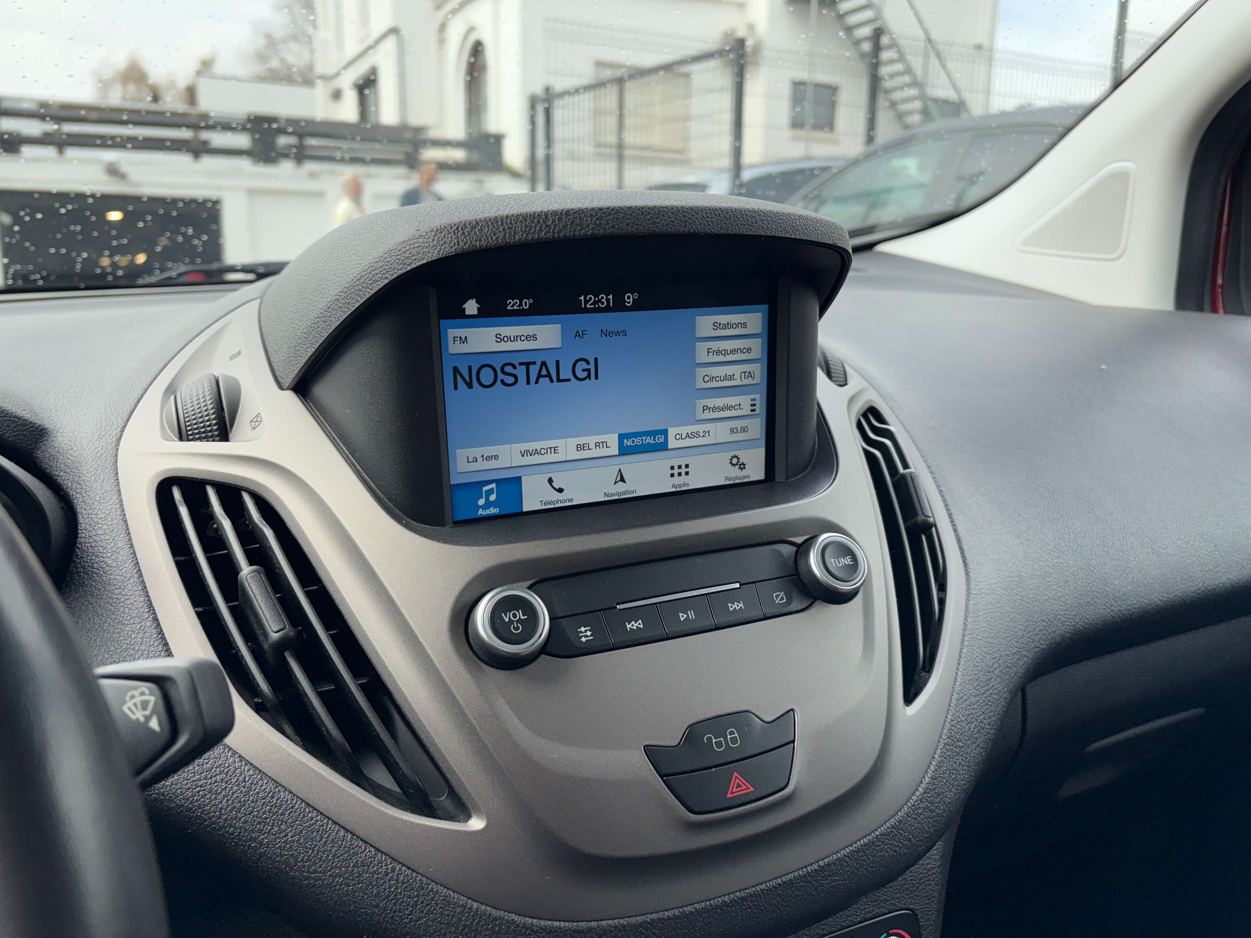 Ford Tourneo Courier 1.0 EcoBoost Titanium thumbnail