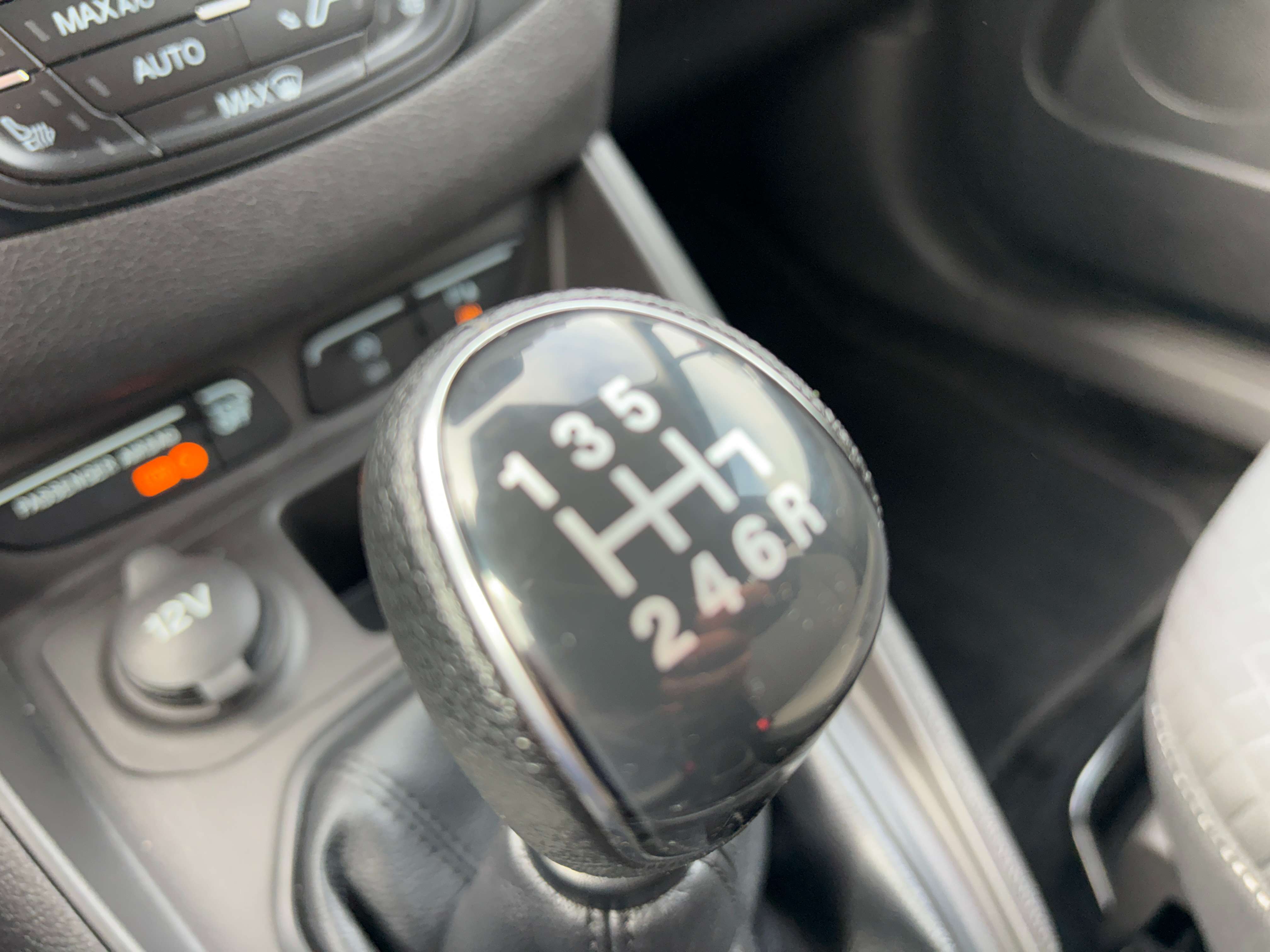 Ford Tourneo Courier 1.0 EcoBoost Titanium thumbnail