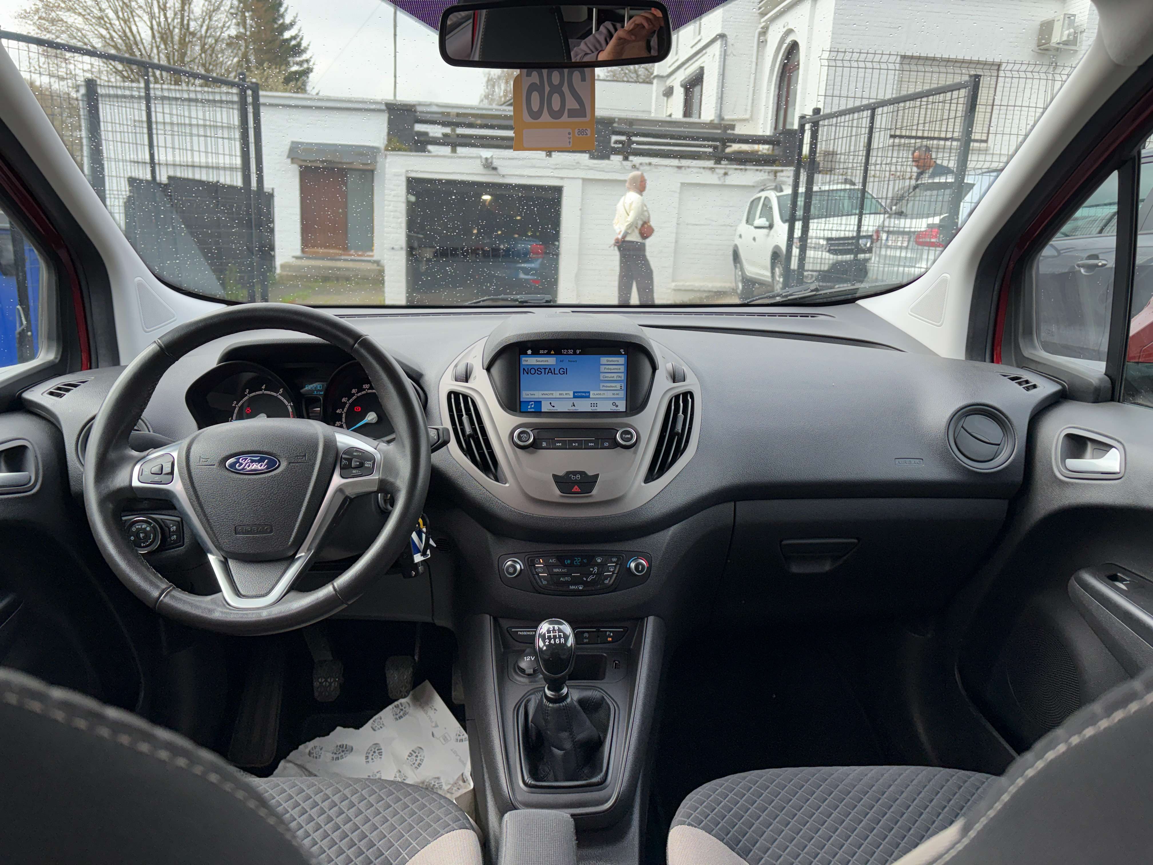 Ford Tourneo Courier 1.0 EcoBoost Titanium thumbnail