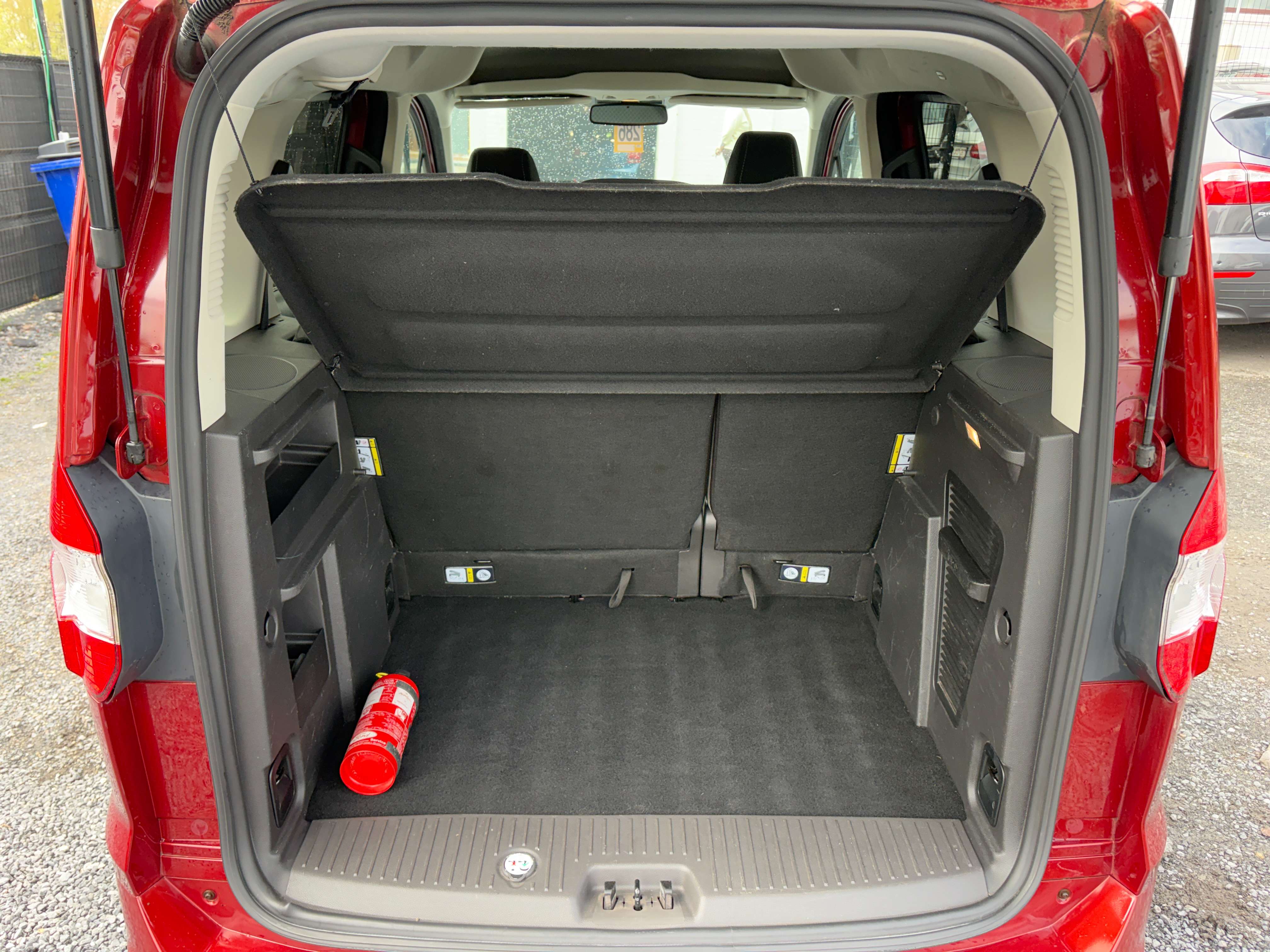 Ford Tourneo Courier 1.0 EcoBoost Titanium thumbnail