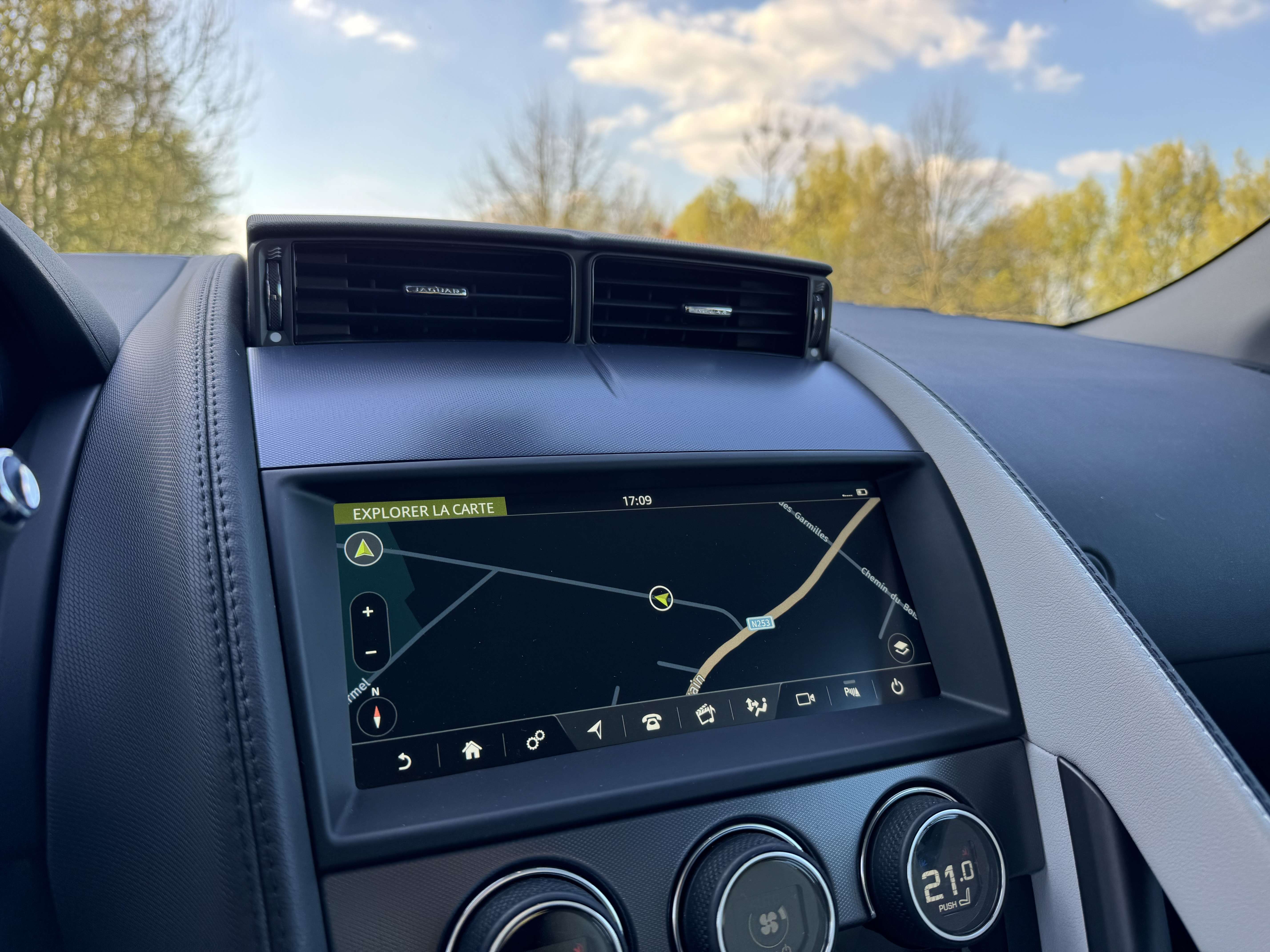Jaguar F-Type Coupé 3.0 V6 *381 HP*CARPLAY*CAM*GPS* thumbnail