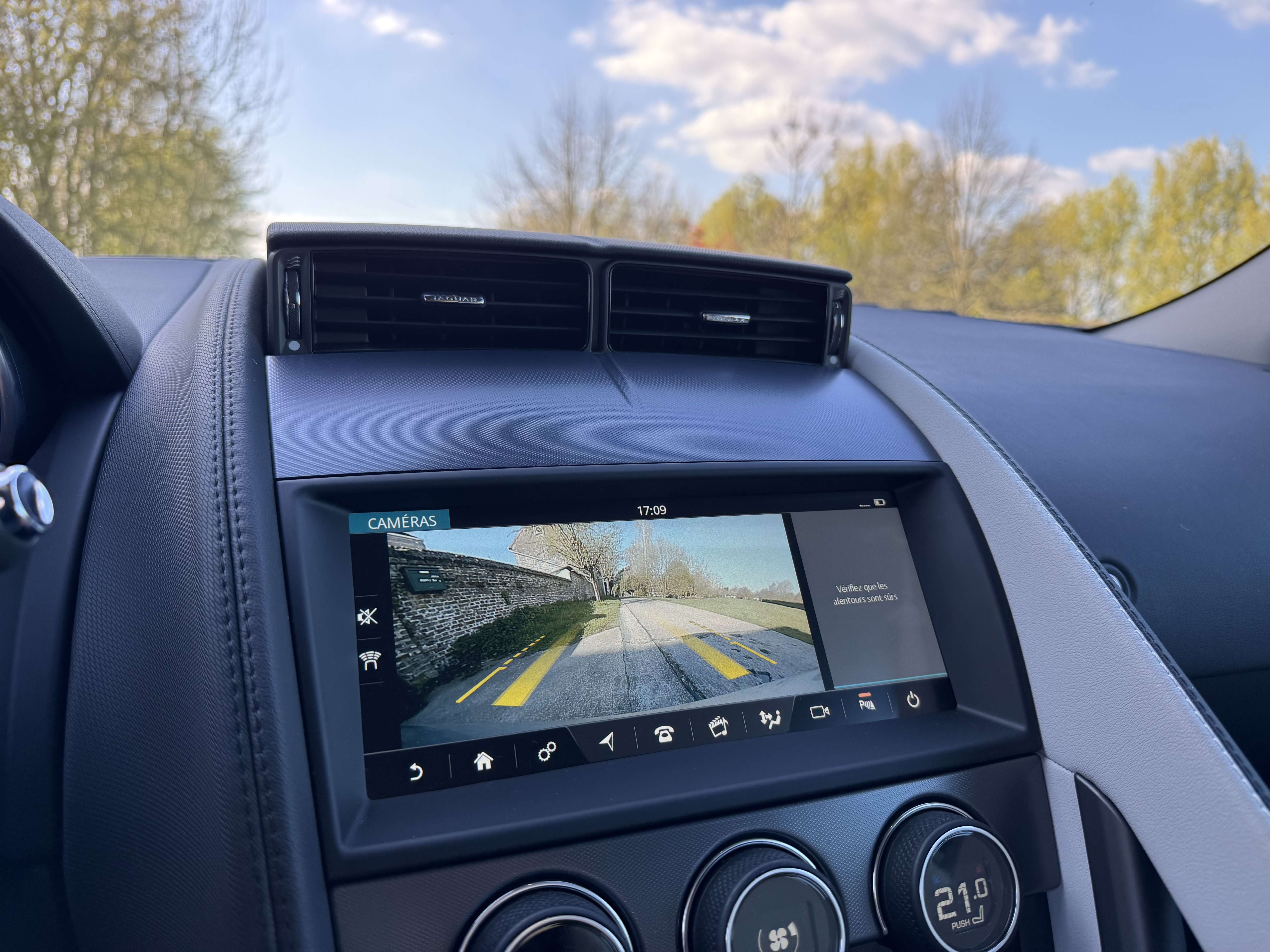 Jaguar F-Type Coupé 3.0 V6 *381 HP*CARPLAY*CAM*GPS* thumbnail