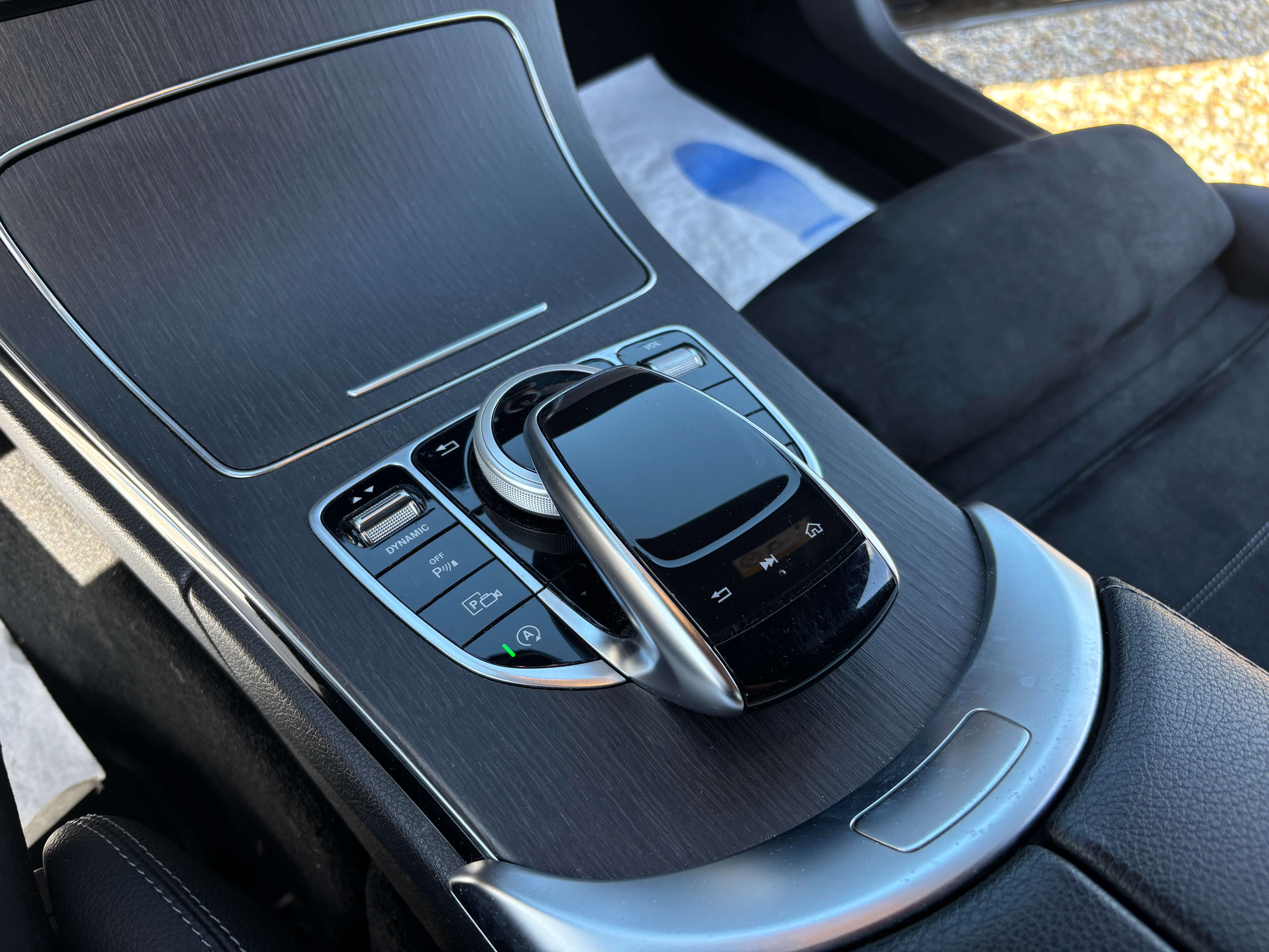 Mercedes-Benz C 200 Coupe *PACK AMG*CARPLAY*LED*CAMERA*GARANTIE* thumbnail