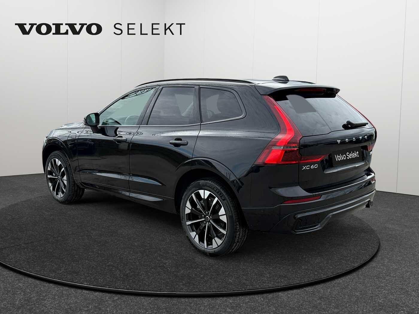 Volvo XC60 XC60 Plus, T6 AWD Plug-in Hybrid, Elektrisch/Benzin, Dark thumbnail
