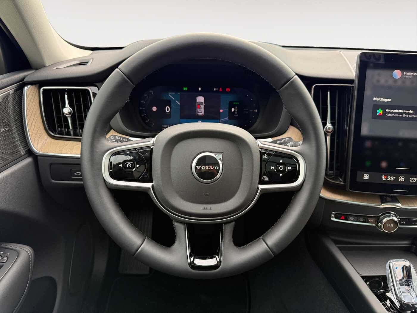 Volvo XC60 XC60 Plus, T6 AWD Plug-in Hybrid, Elektrisch/Benzin, Dark thumbnail