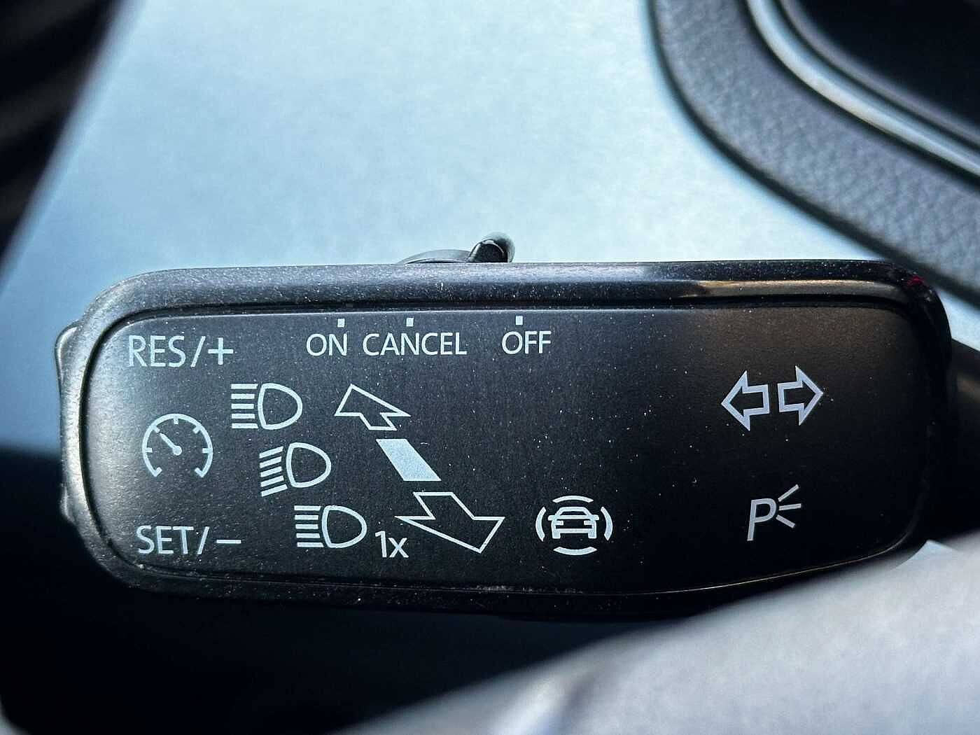 SEAT Arona 1.0 TSI Move! LED/SENSOR/GPS/CARPLAY/CRUISE/ thumbnail
