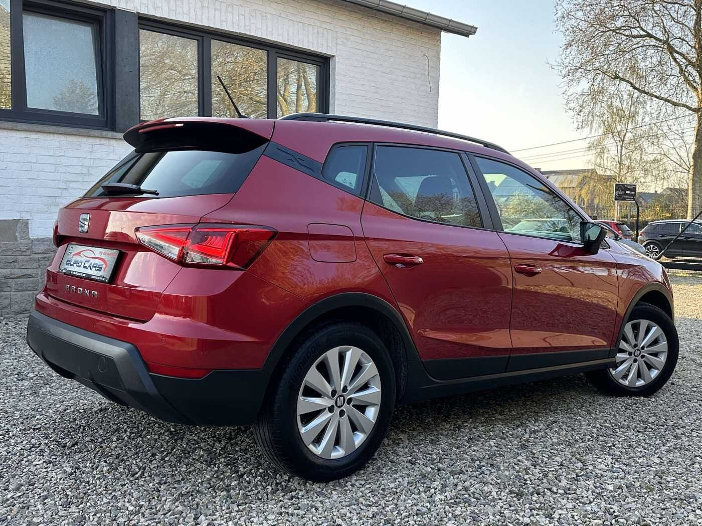 SEAT Arona 1.0 TSI Move! LED/SENSOR/GPS/CARPLAY/CRUISE/ thumbnail