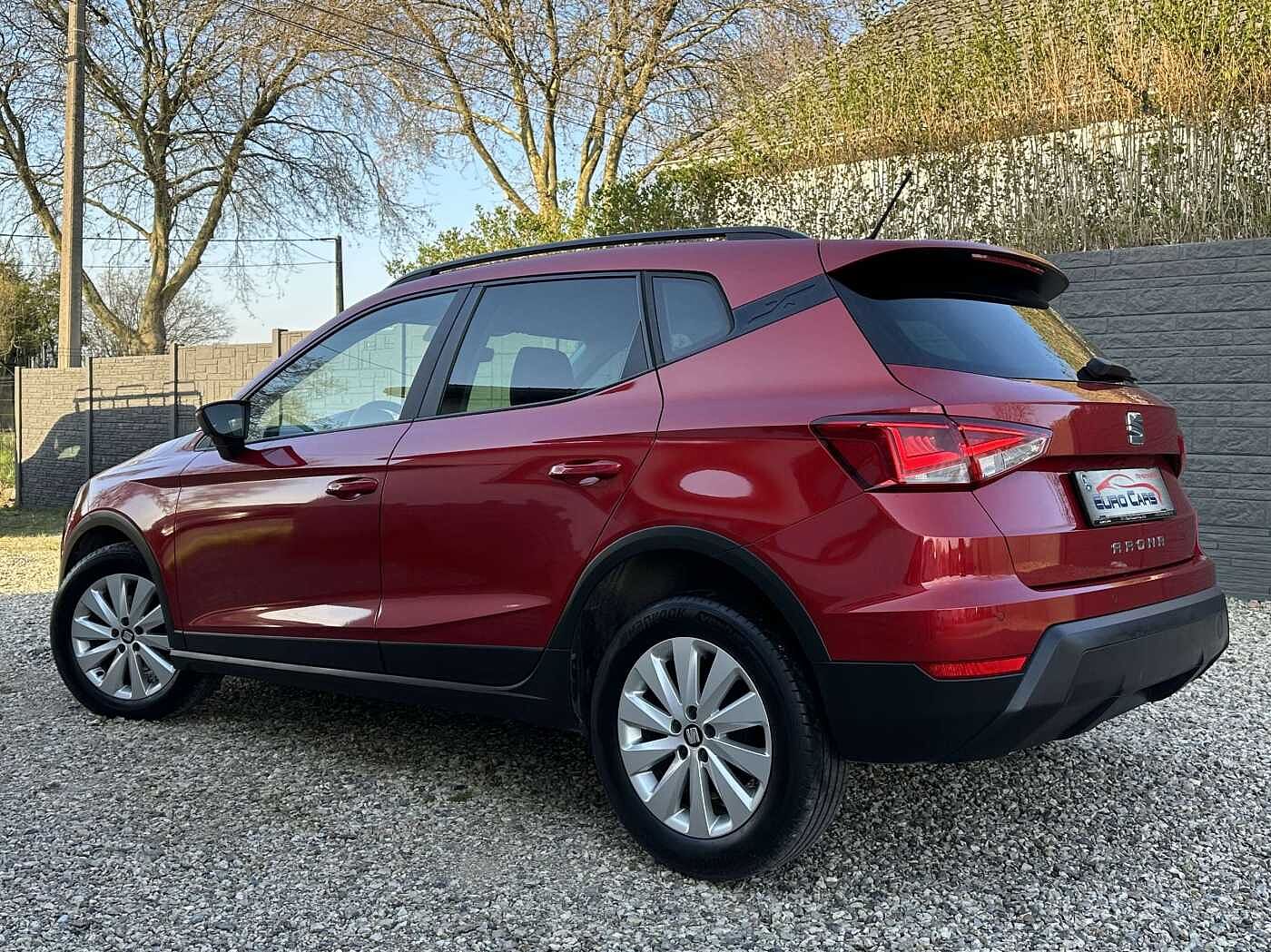 SEAT Arona 1.0 TSI Move! LED/SENSOR/GPS/CARPLAY/CRUISE/ thumbnail