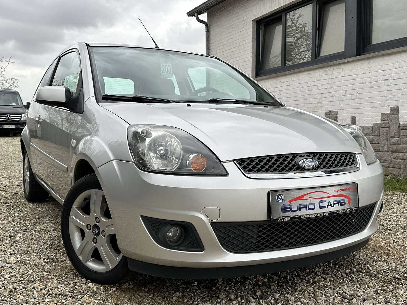 Ford Fiesta 1.3i Ambiente AIRCO/BLUETOOTH/GPS/GARANTIE 12 MOIS thumbnail