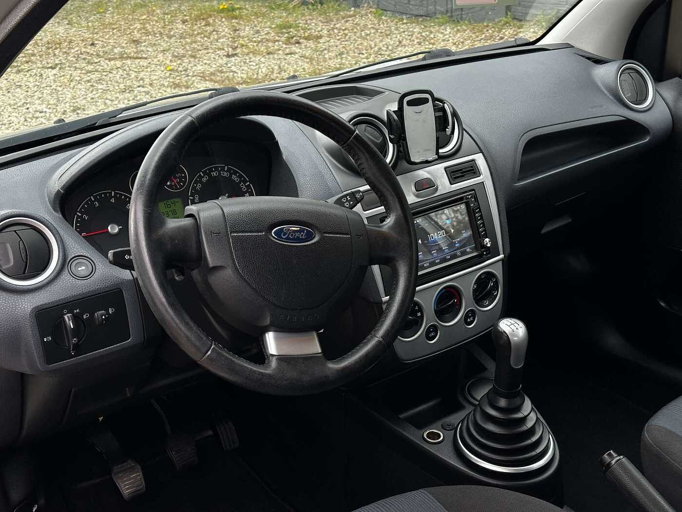 Ford Fiesta 1.3i Ambiente AIRCO/BLUETOOTH/GPS/GARANTIE 12 MOIS thumbnail