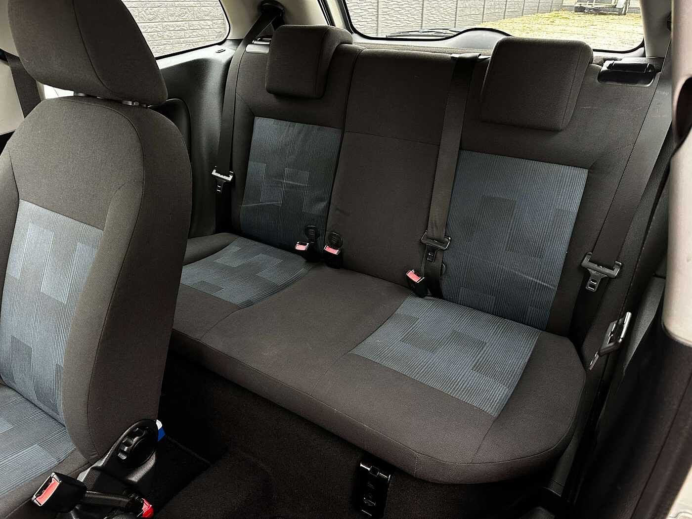 Ford Fiesta 1.3i Ambiente AIRCO/BLUETOOTH/GPS/GARANTIE 12 MOIS thumbnail