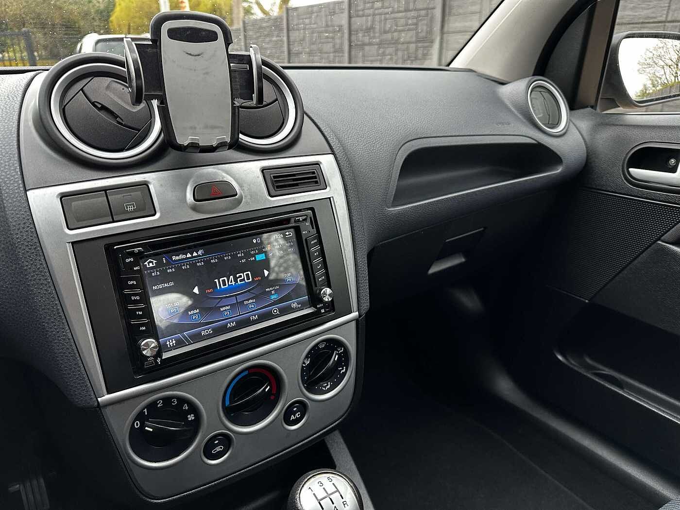 Ford Fiesta 1.3i Ambiente AIRCO/BLUETOOTH/GPS/GARANTIE 12 MOIS thumbnail