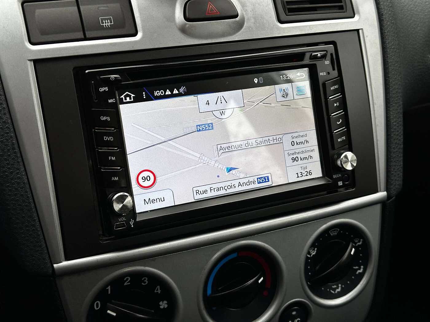 Ford Fiesta 1.3i Ambiente AIRCO/BLUETOOTH/GPS/GARANTIE 12 MOIS thumbnail