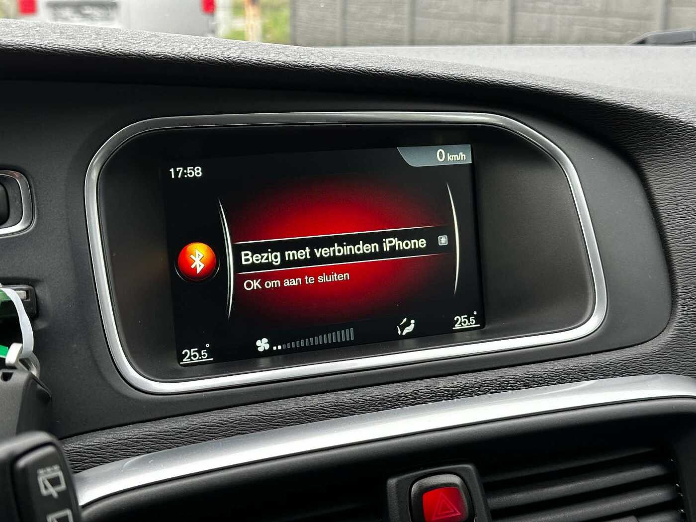 Volvo V40 2.0 D2-82 Ocean Race CUIR/LED/SENSOR/GPS/GARANTIE thumbnail