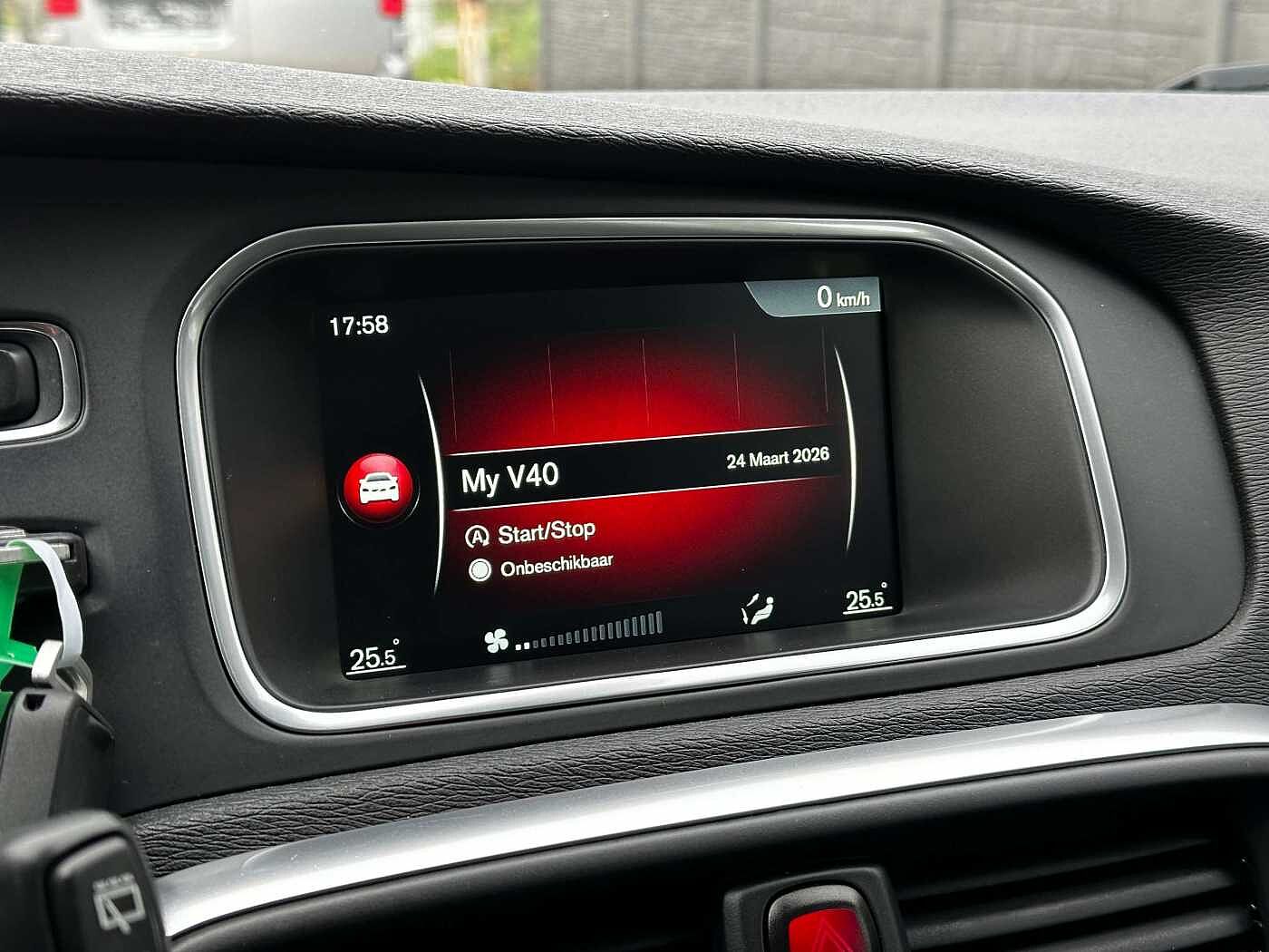 Volvo V40 2.0 D2-82 Ocean Race CUIR/LED/SENSOR/GPS/GARANTIE thumbnail