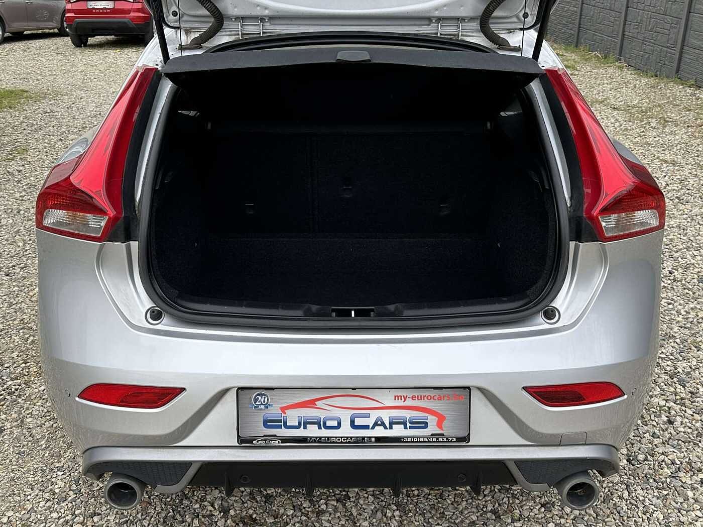 Volvo V40 2.0 D2-82 Ocean Race CUIR/LED/SENSOR/GPS/GARANTIE thumbnail