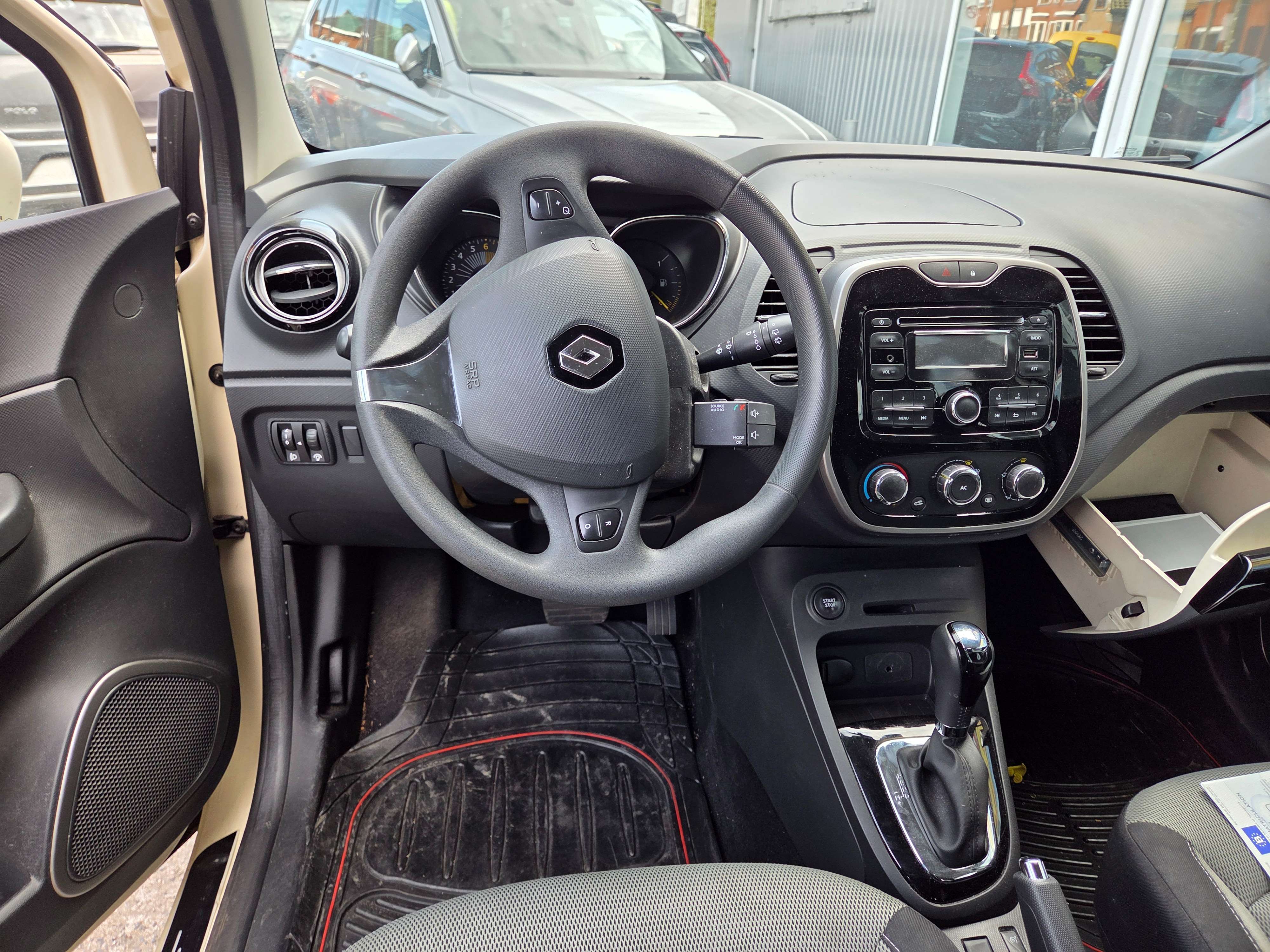 Renault Captur Captur 1.2 TCe Extrem EDC thumbnail