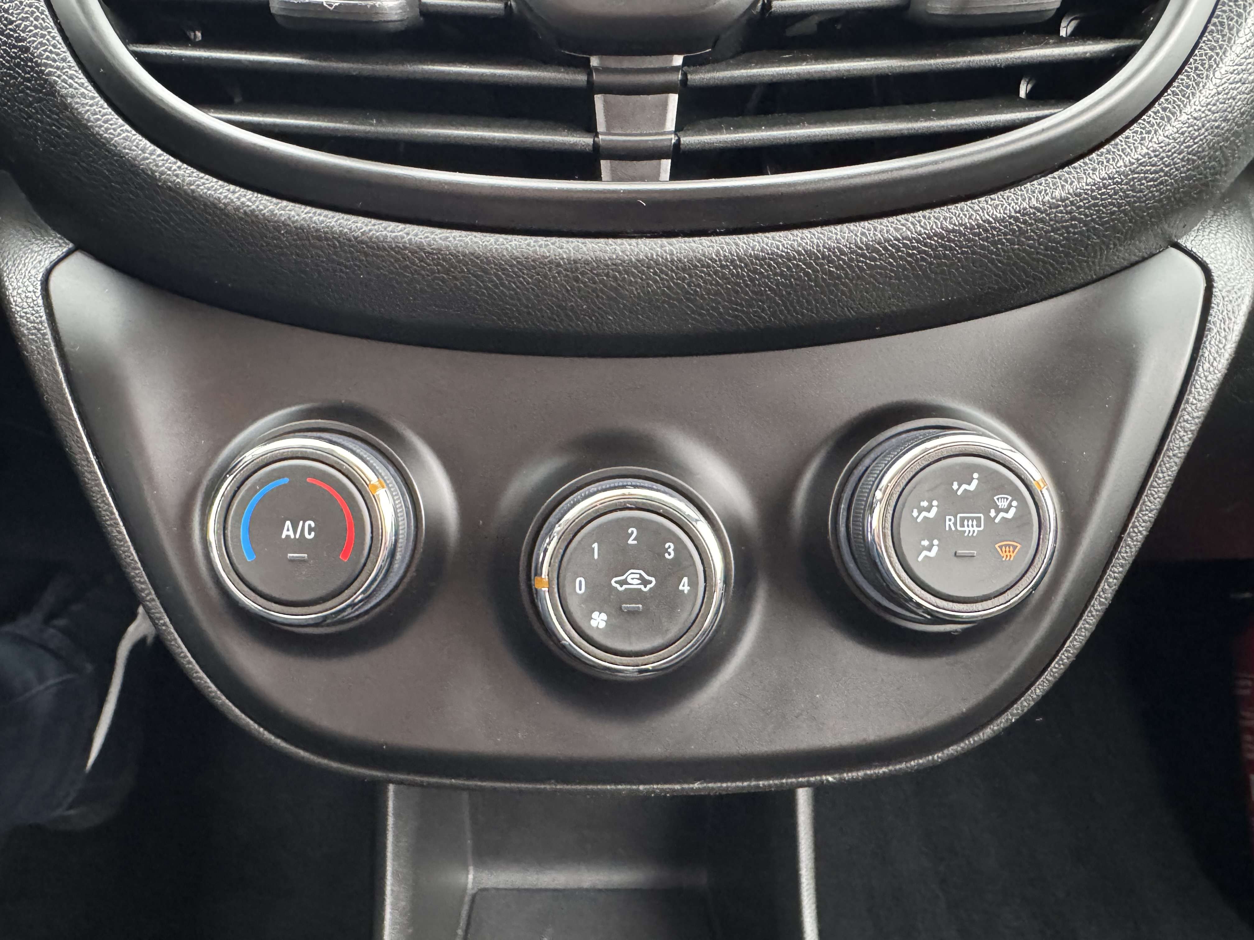 Opel Karl 1.0i Enjoy / BLUETOOTH / AIRCO / USB / CRUISE thumbnail
