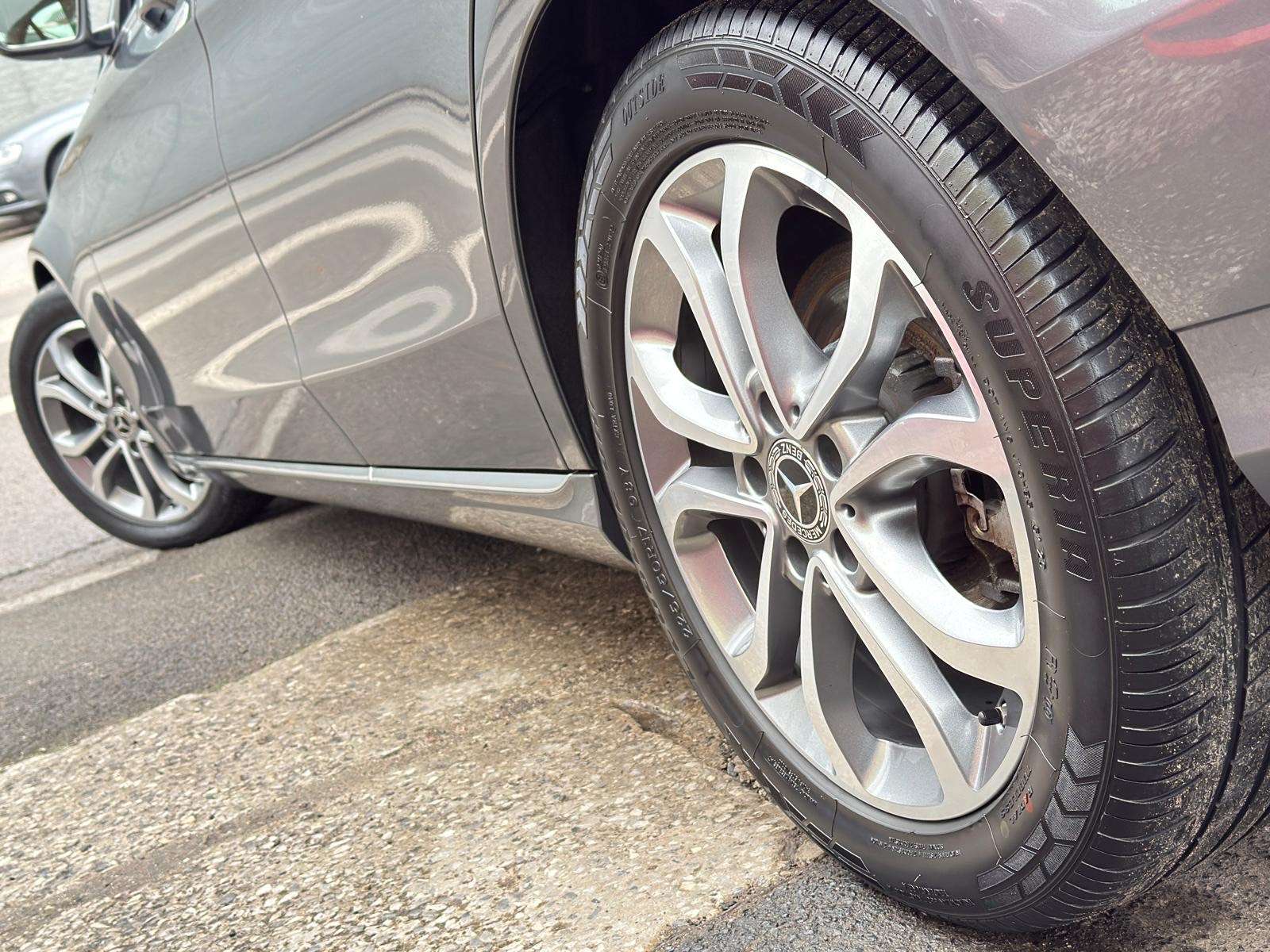 Mercedes-Benz C 180 C 180 CDI ° CUIR ° NAVI ° FULL LED ° CAMERA ° GARA