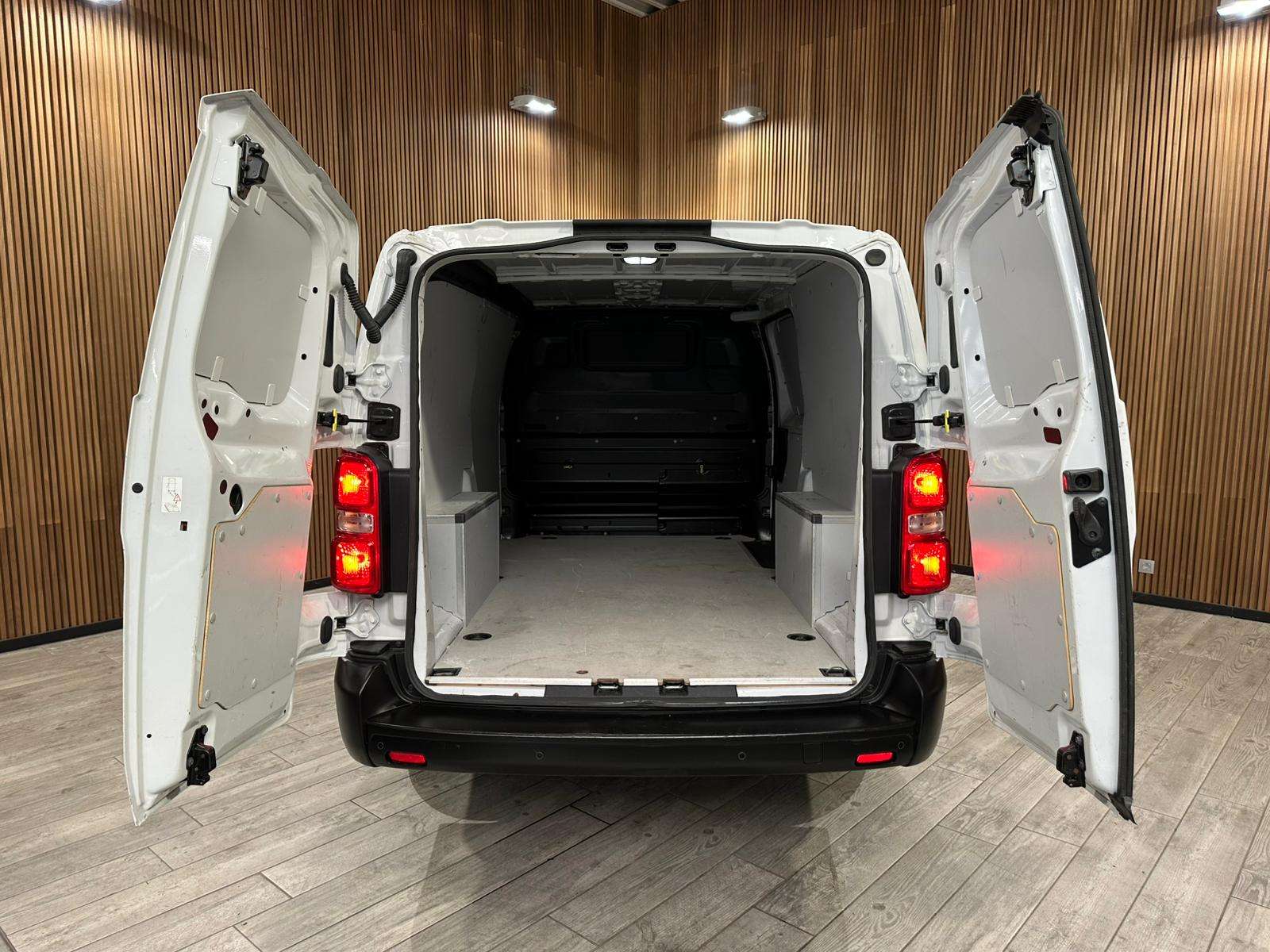 Citroen Jumpy 2.0HDI L3 Gps/Cam360 €17.769+BTW *1j garantie* thumbnail
