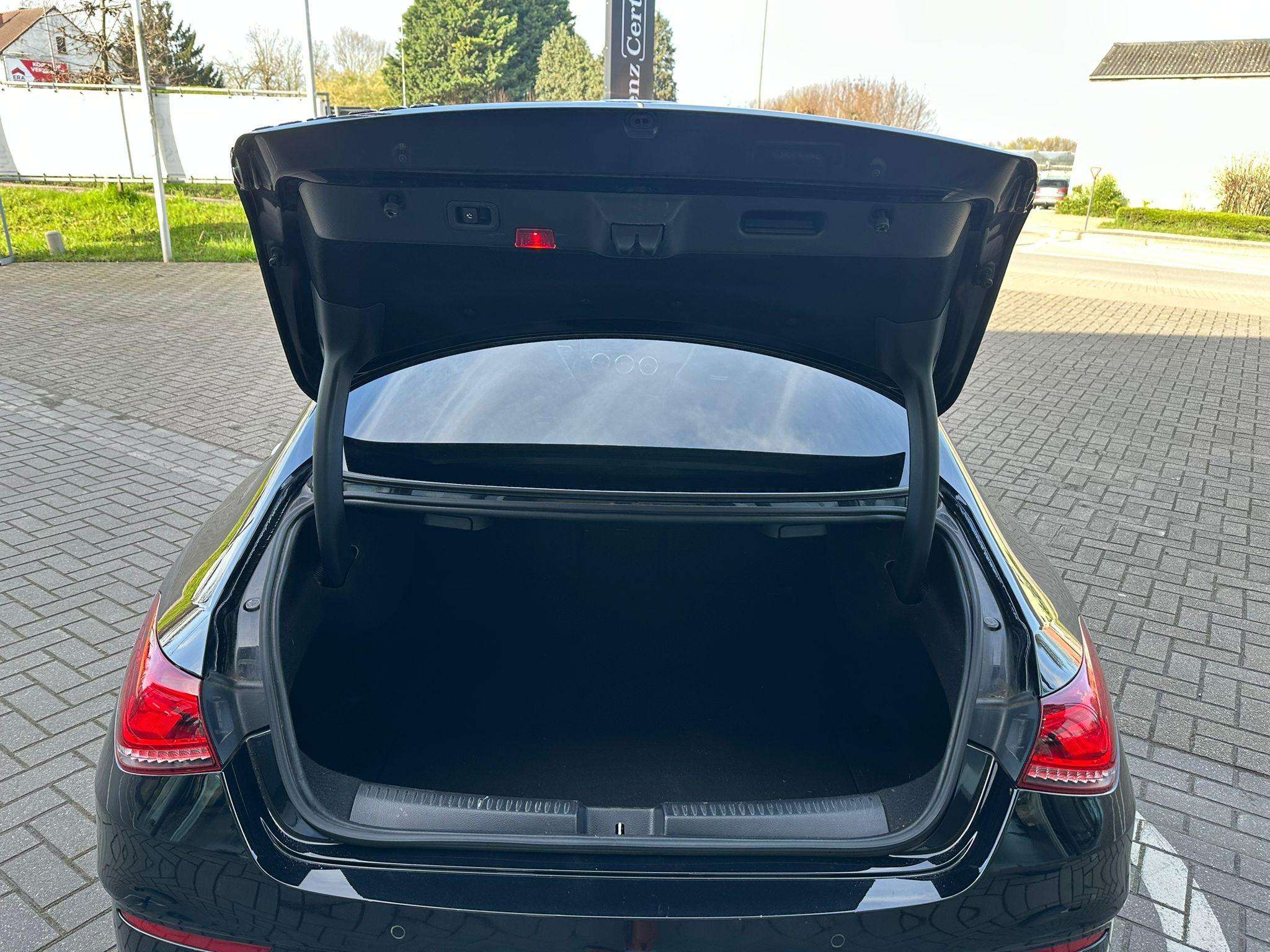 Mercedes-Benz CLA 200 CLA AMG LINE