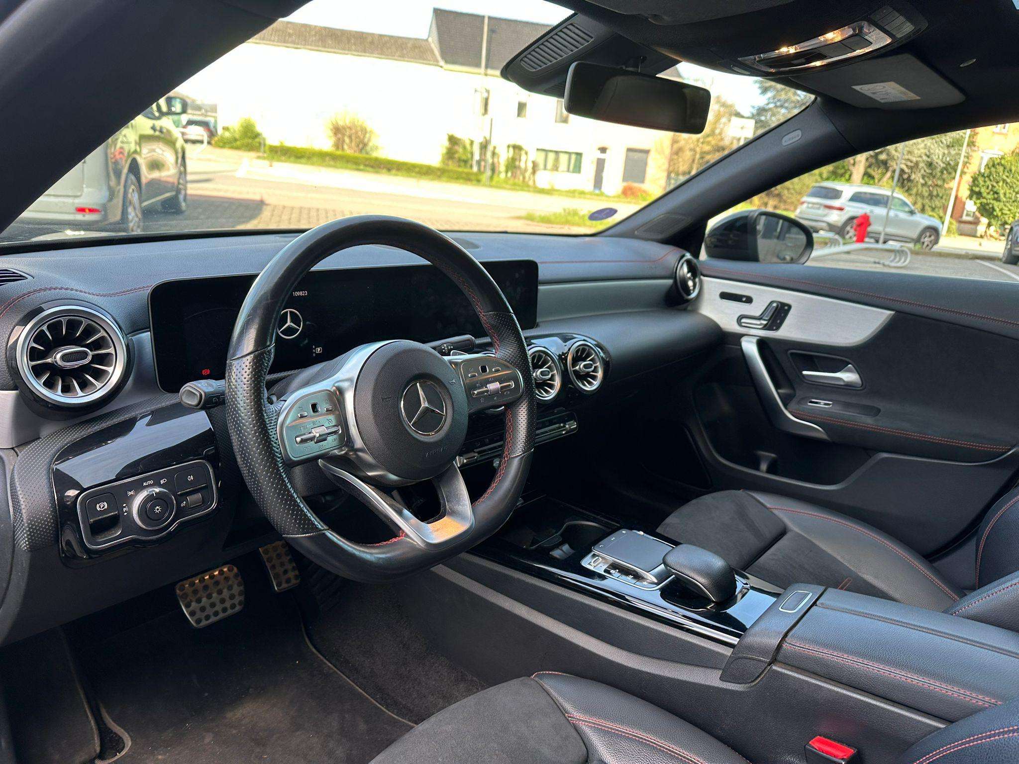 Mercedes-Benz CLA 200 CLA AMG LINE