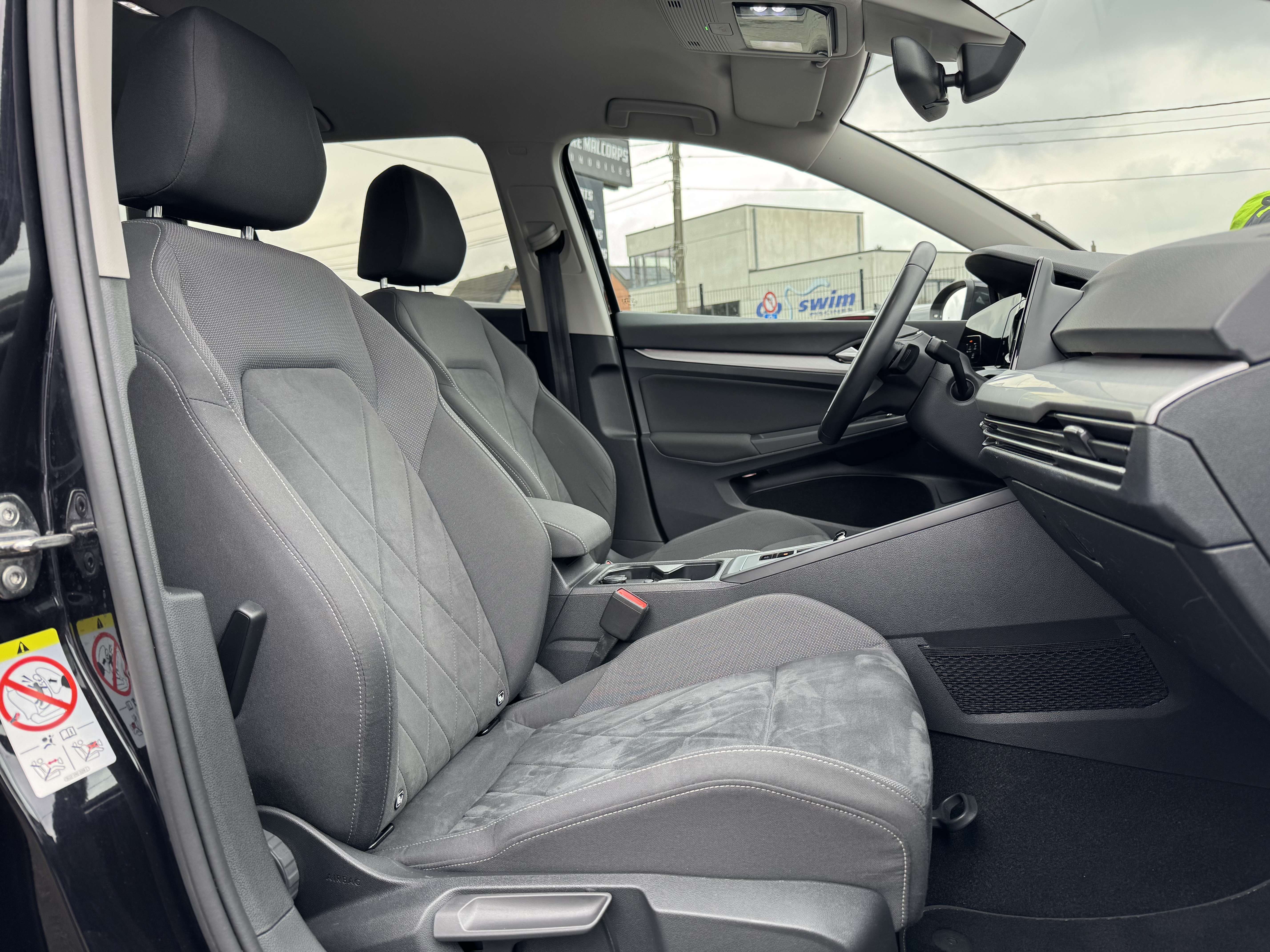 Volkswagen Golf Variant 1.0 eTSI Life DSG / CARPLAY / AIRCO / ACC / LED