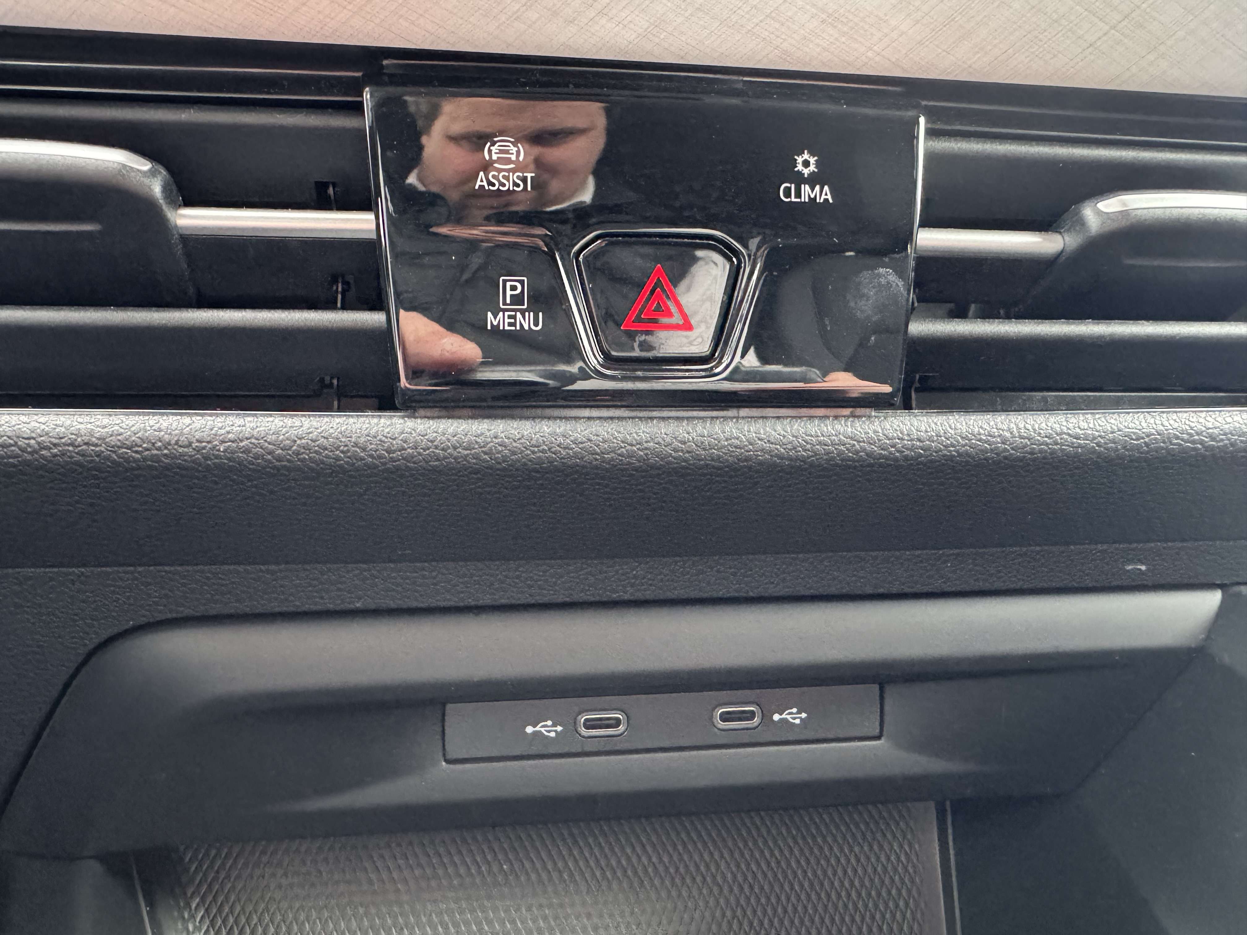Volkswagen Golf Variant 1.0 eTSI Life DSG / CARPLAY / AIRCO / ACC / LED