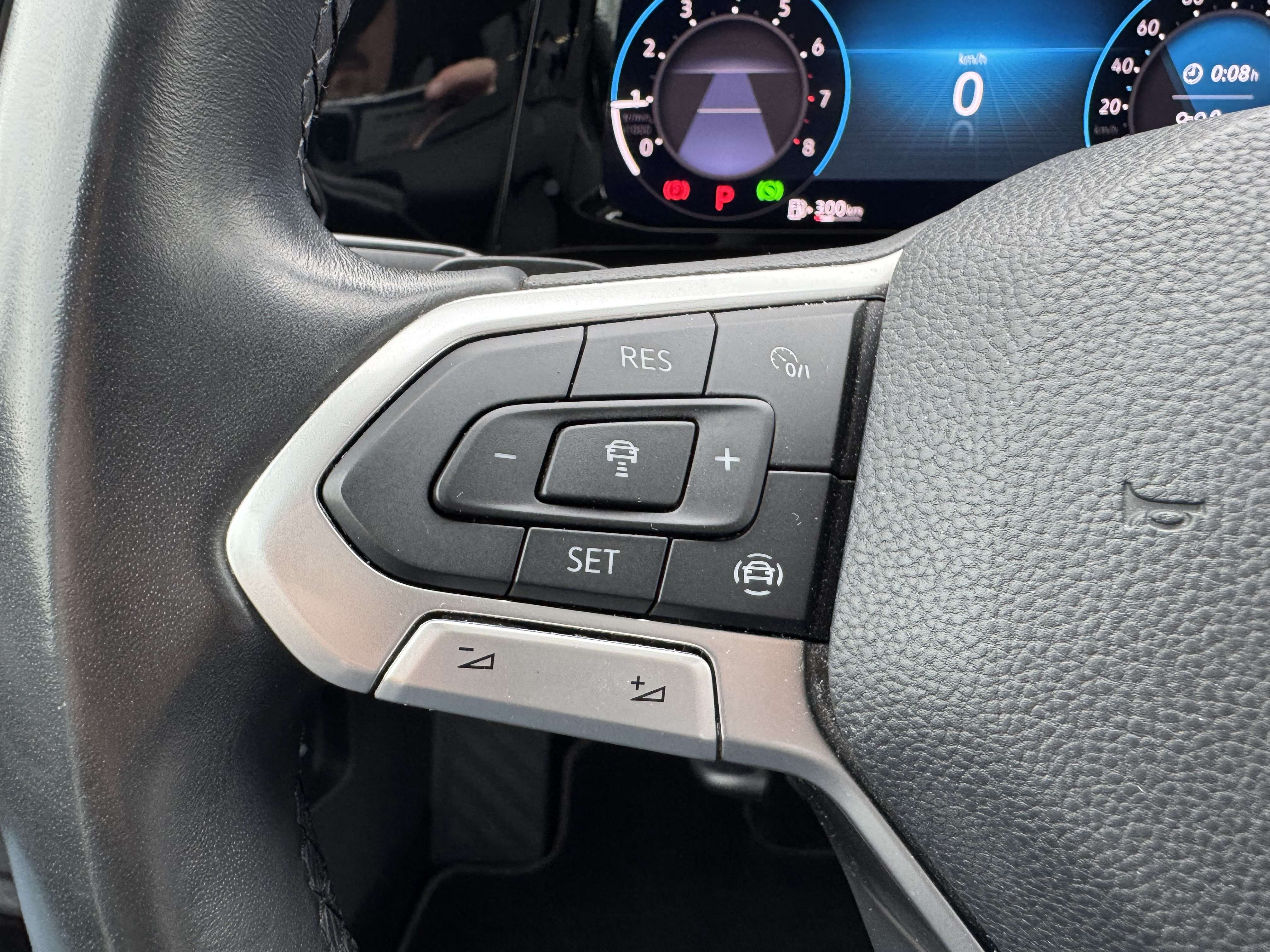 Volkswagen Golf Variant 1.0 eTSI Life DSG / CARPLAY / AIRCO / ACC / LED