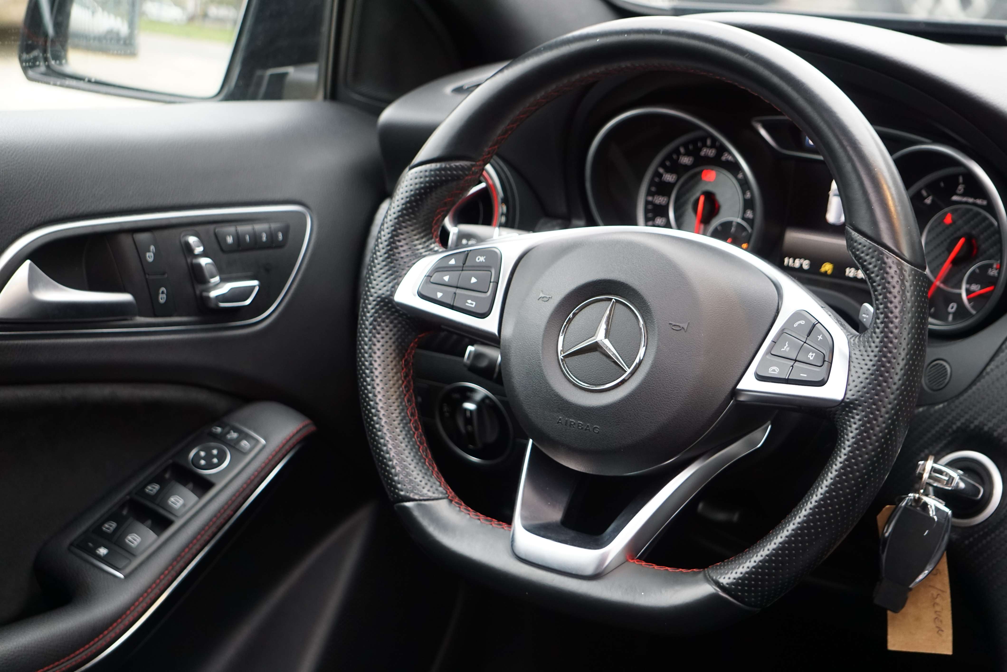 Mercedes-Benz A 45 AMG 4-Matic+ KIT AERO AUTO FULL LED CAM 388CV 62000KM