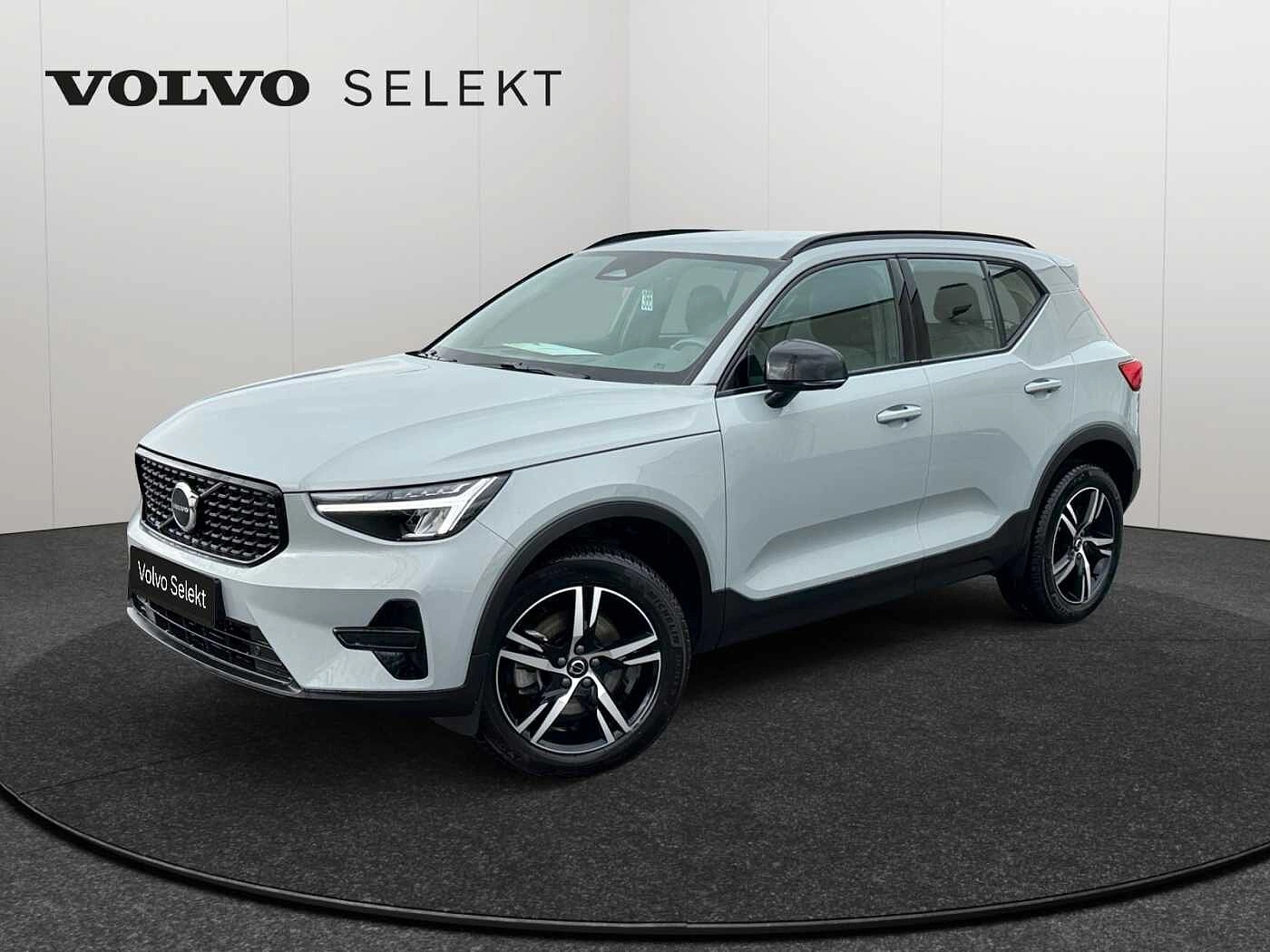 Volvo XC40 XC40 Plus, B3 Mild Hybrid, Essence, Dark