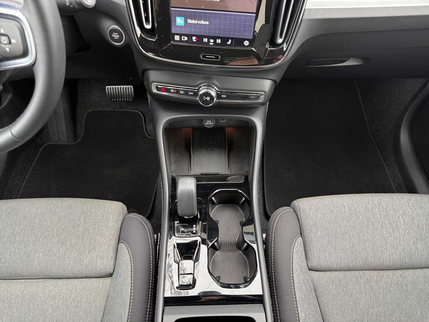 Volvo XC40 XC40 Plus, B3 Mild Hybrid, Essence, Dark