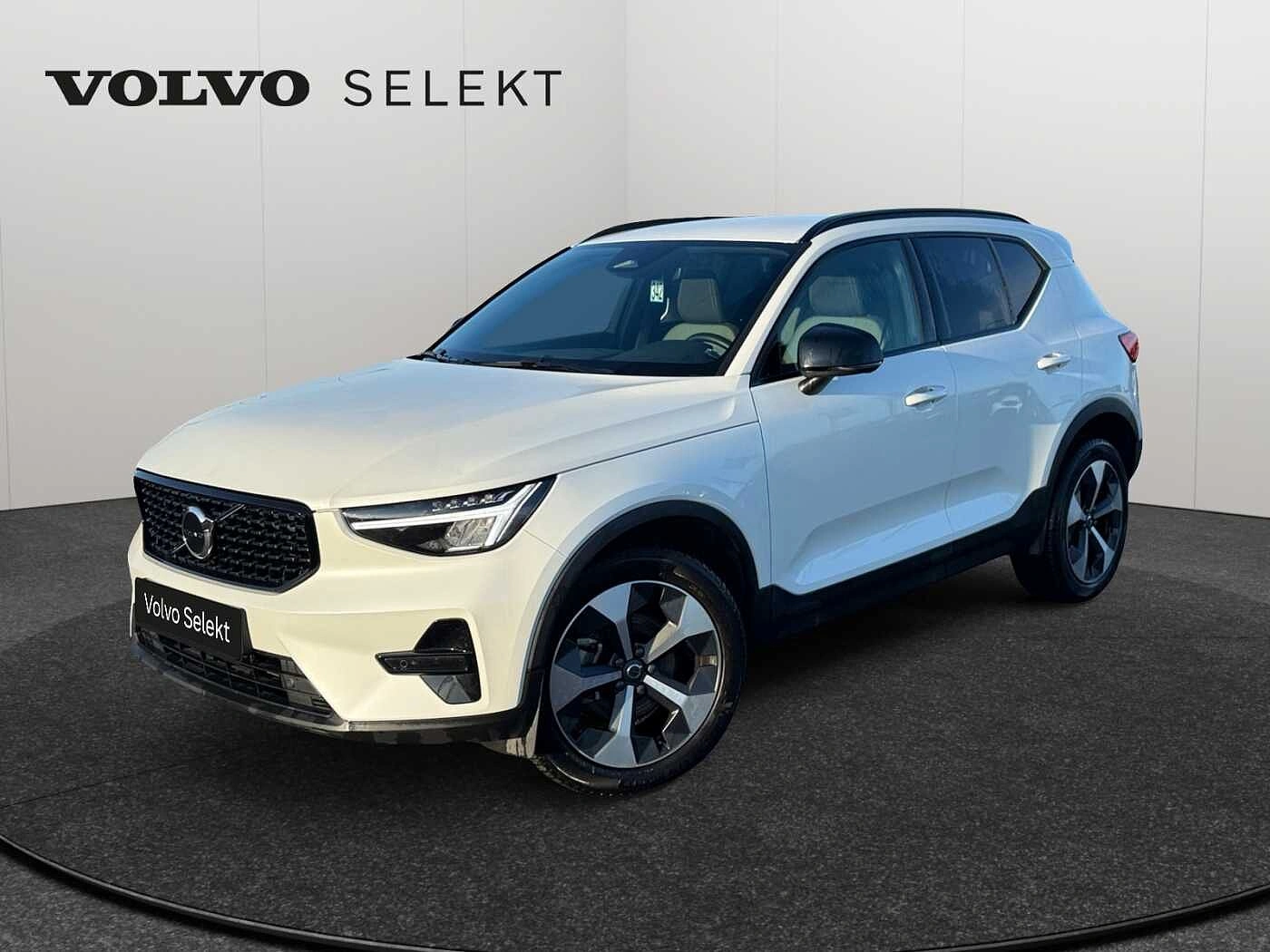 Volvo XC40 XC40 Plus, B3 Mild Hybrid, Essence, Dark