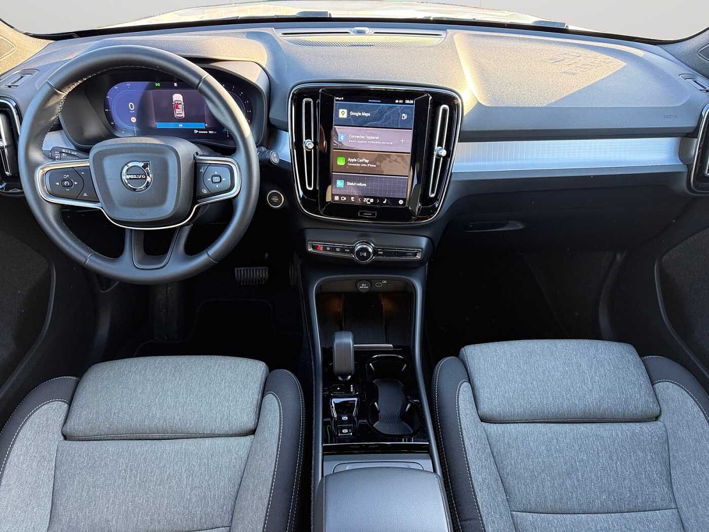 Volvo XC40 XC40 Plus, B3 Mild Hybrid, Essence, Dark